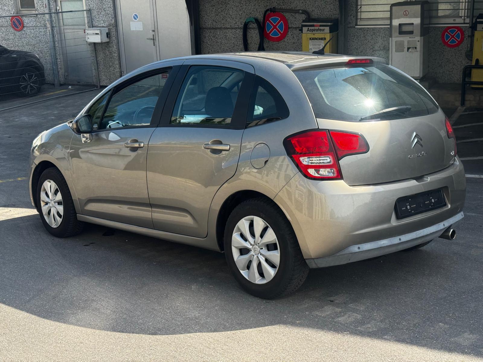 CITROEN C3 1.4i 16V Exclusive-image-12