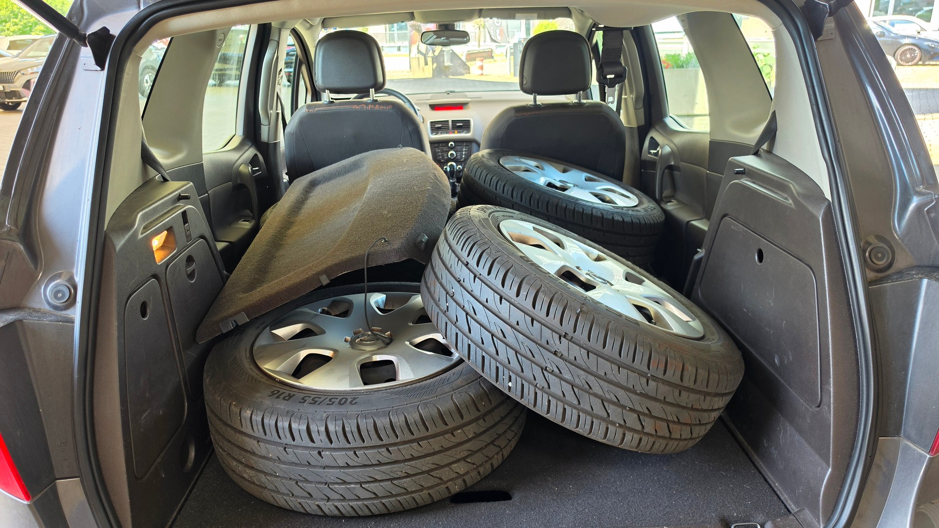 OPEL Meriva 1.4 Turbo Cosmo-image-14