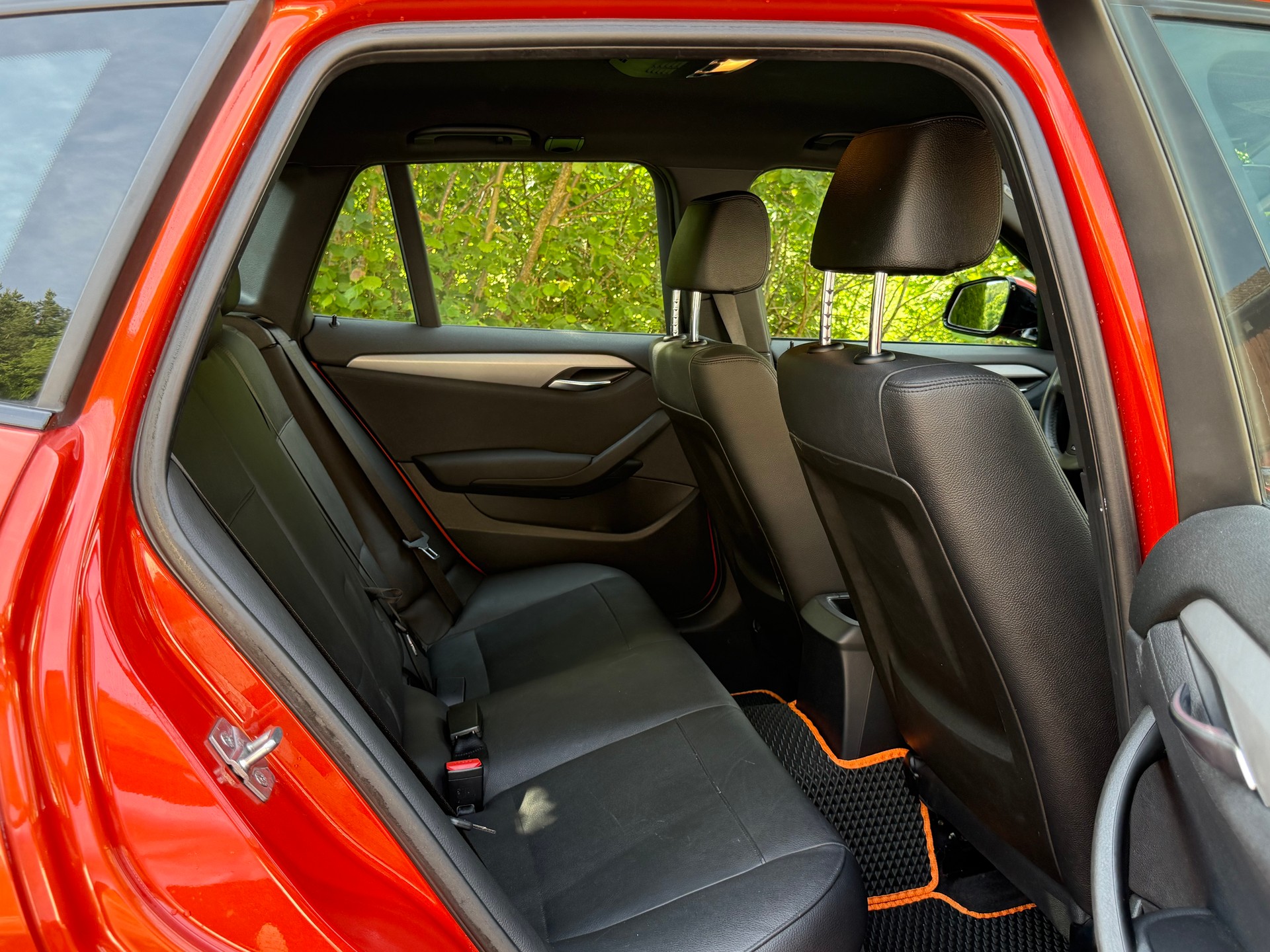 BMW X1 xDrive 28i Sport Line-image-14