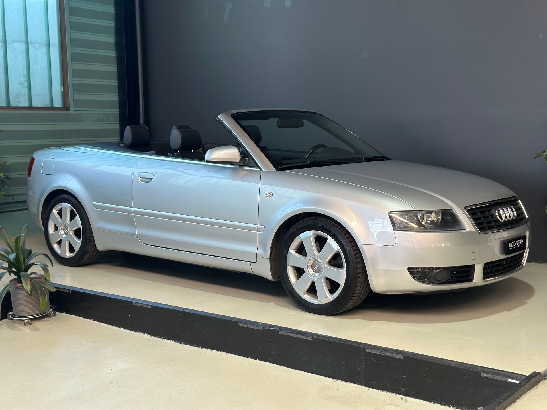 AUDI A4 Cabriolet 2.4 V6-image-3