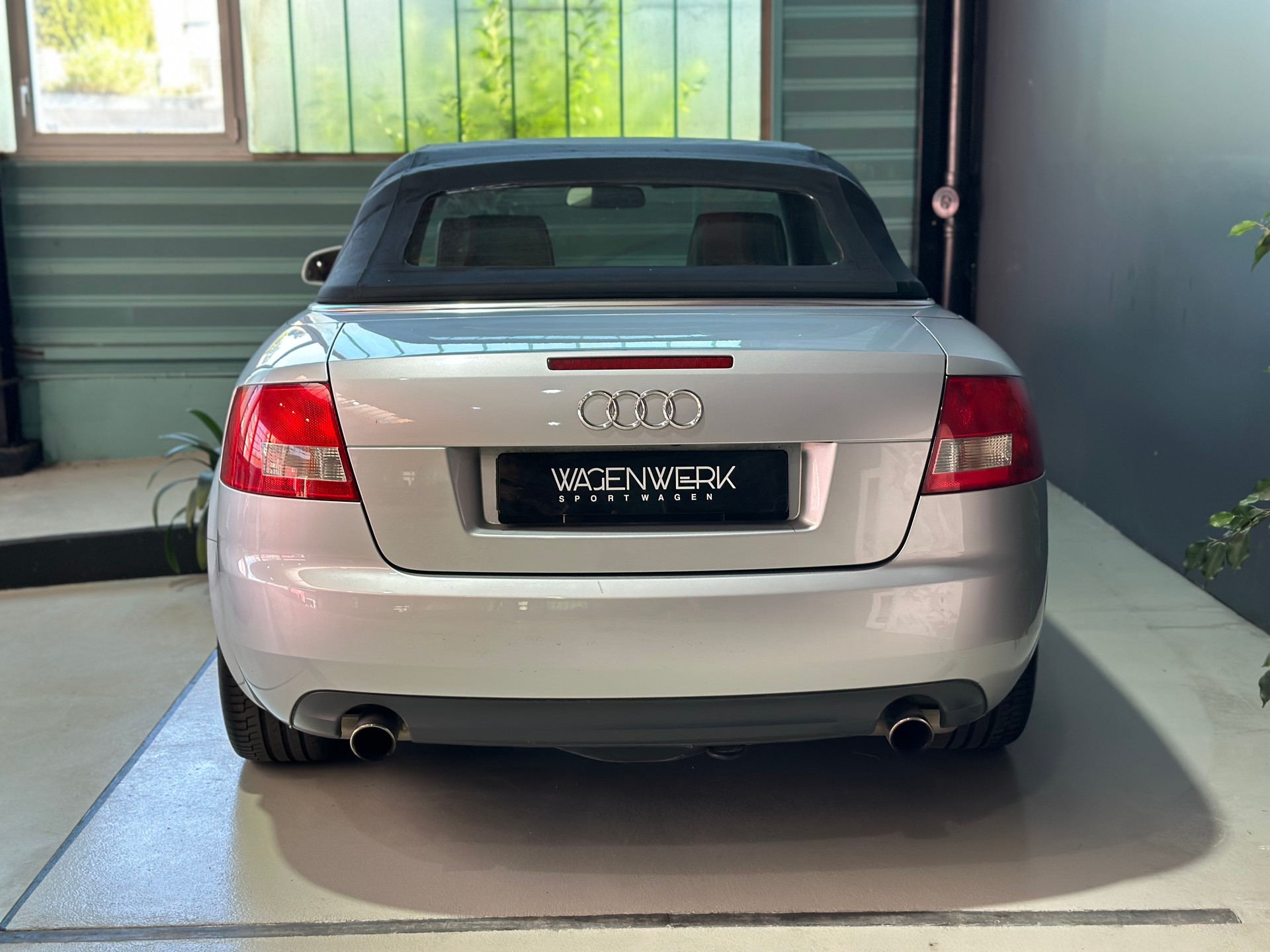 AUDI A4 Cabriolet 2.4 V6-image-7