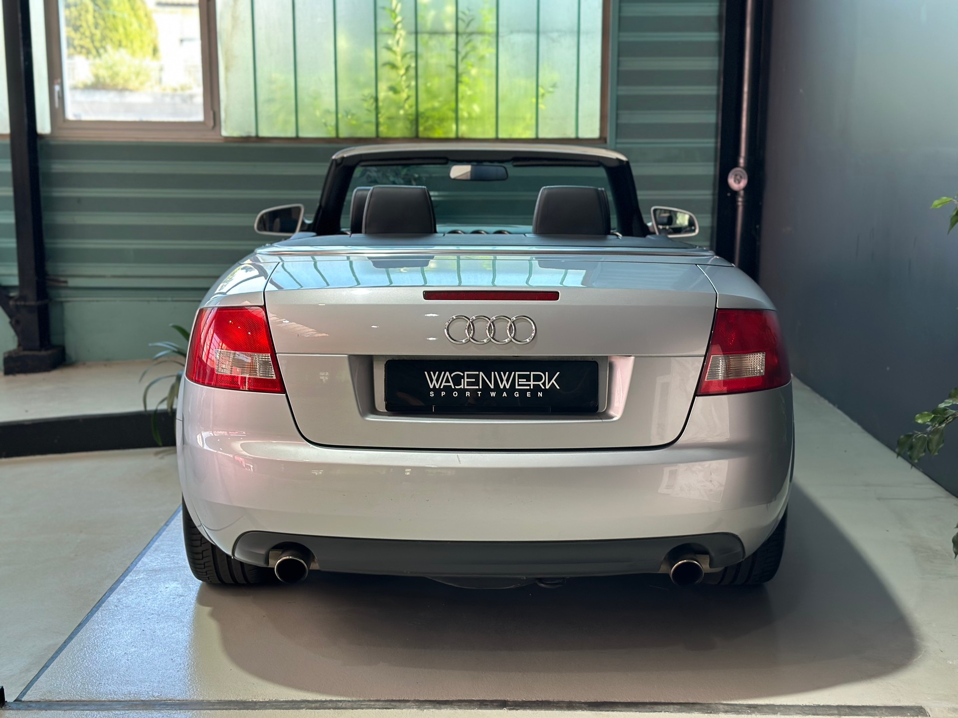 AUDI A4 Cabriolet 2.4 V6-image-8