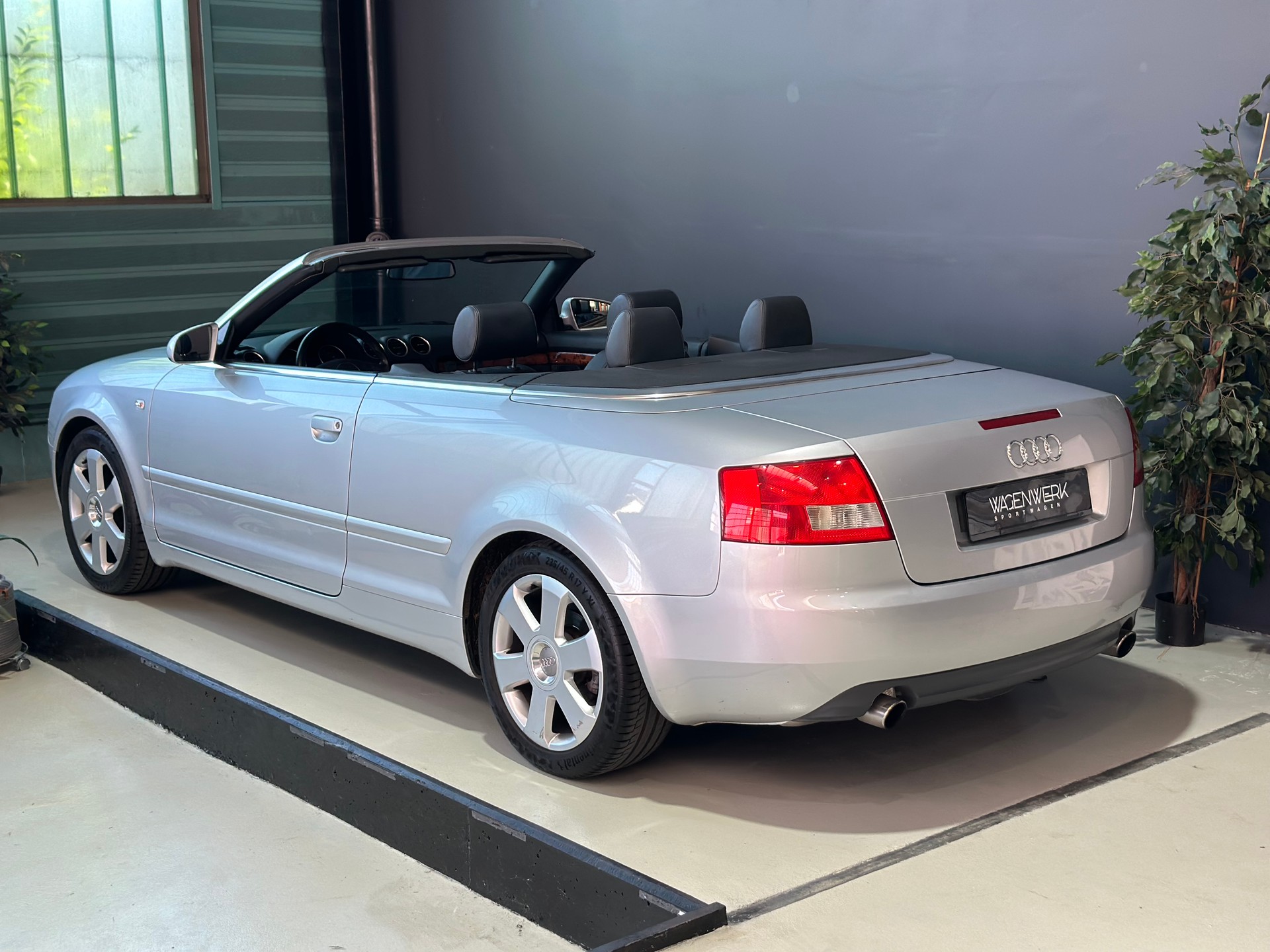 AUDI A4 Cabriolet 2.4 V6-image-5