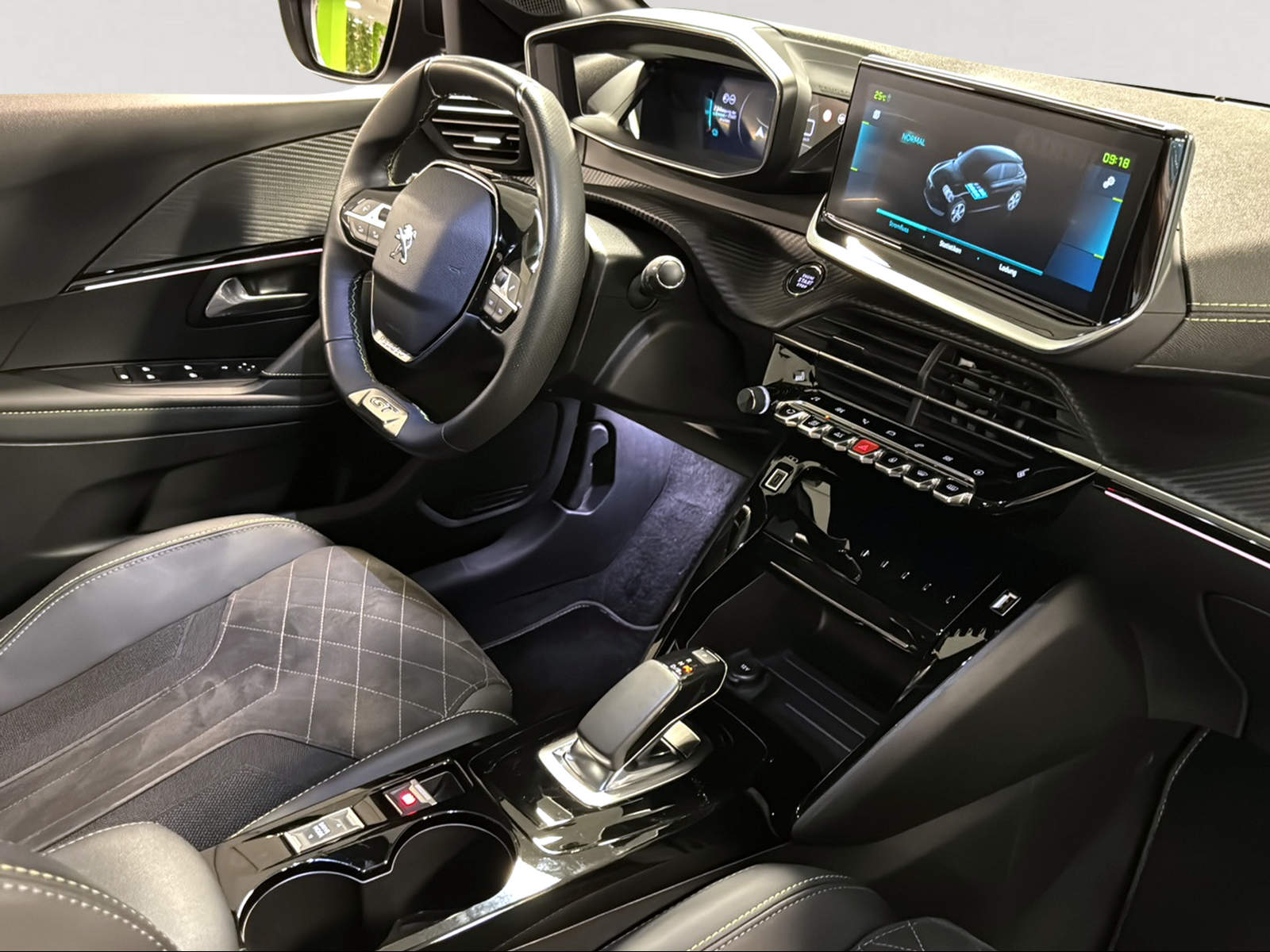 PEUGEOT 208 Elektrik GT Pack-image-25