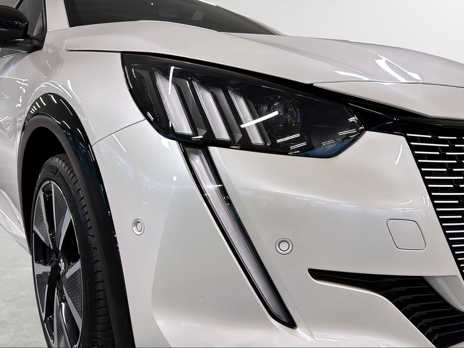 PEUGEOT 208 Elektrik GT Pack-image-17