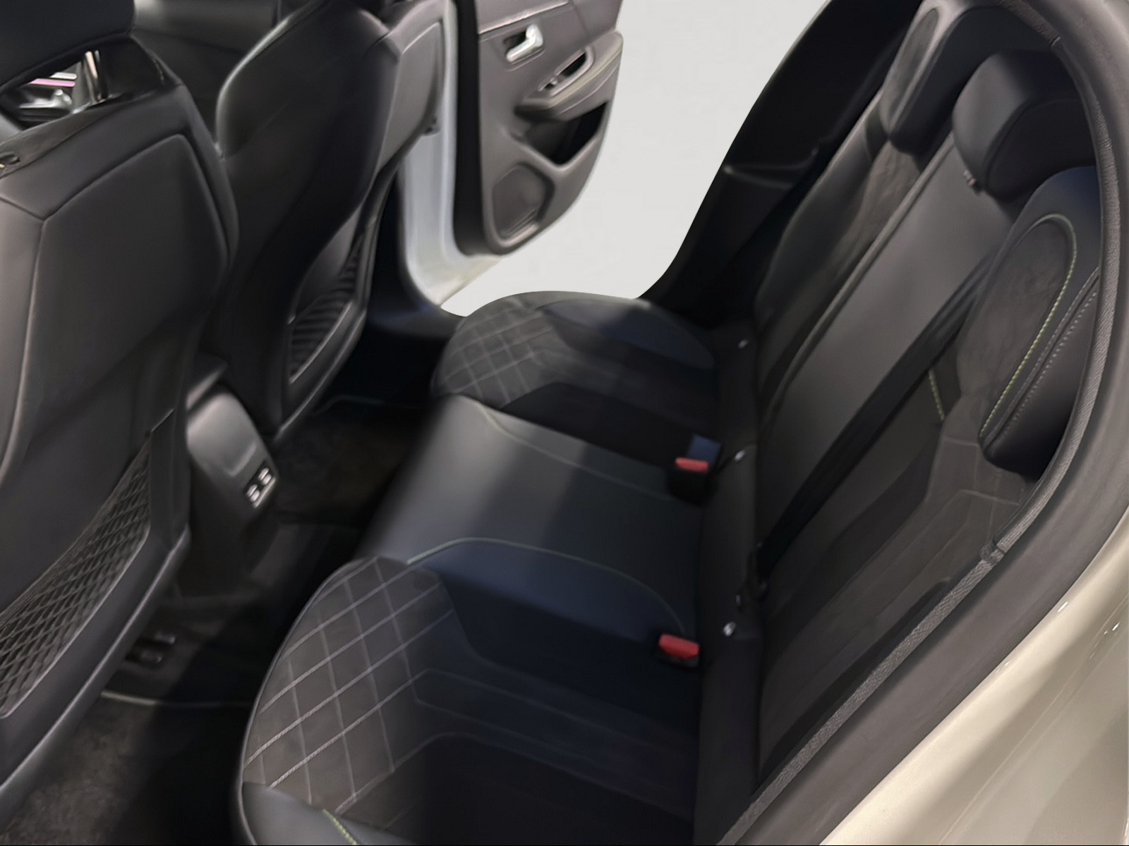 PEUGEOT 208 Elektrik GT Pack-image-29