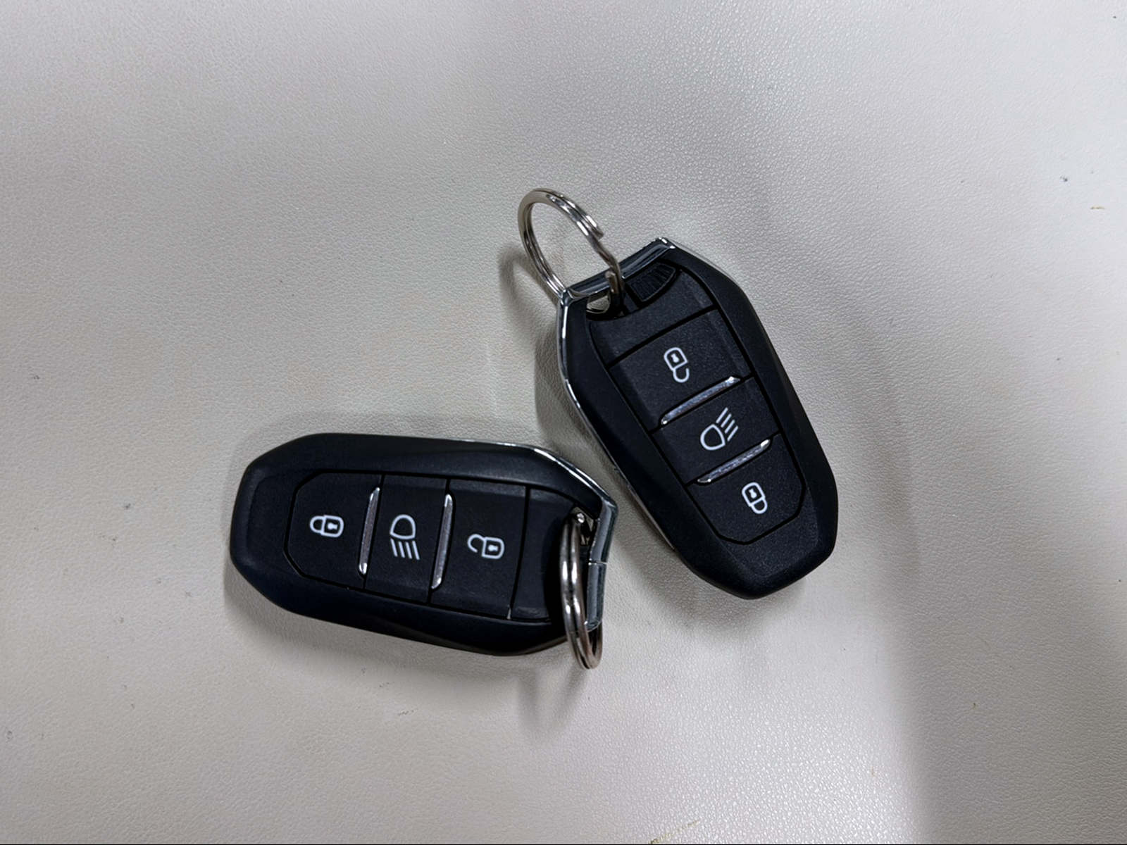 PEUGEOT 208 Elektrik GT Pack-image-16