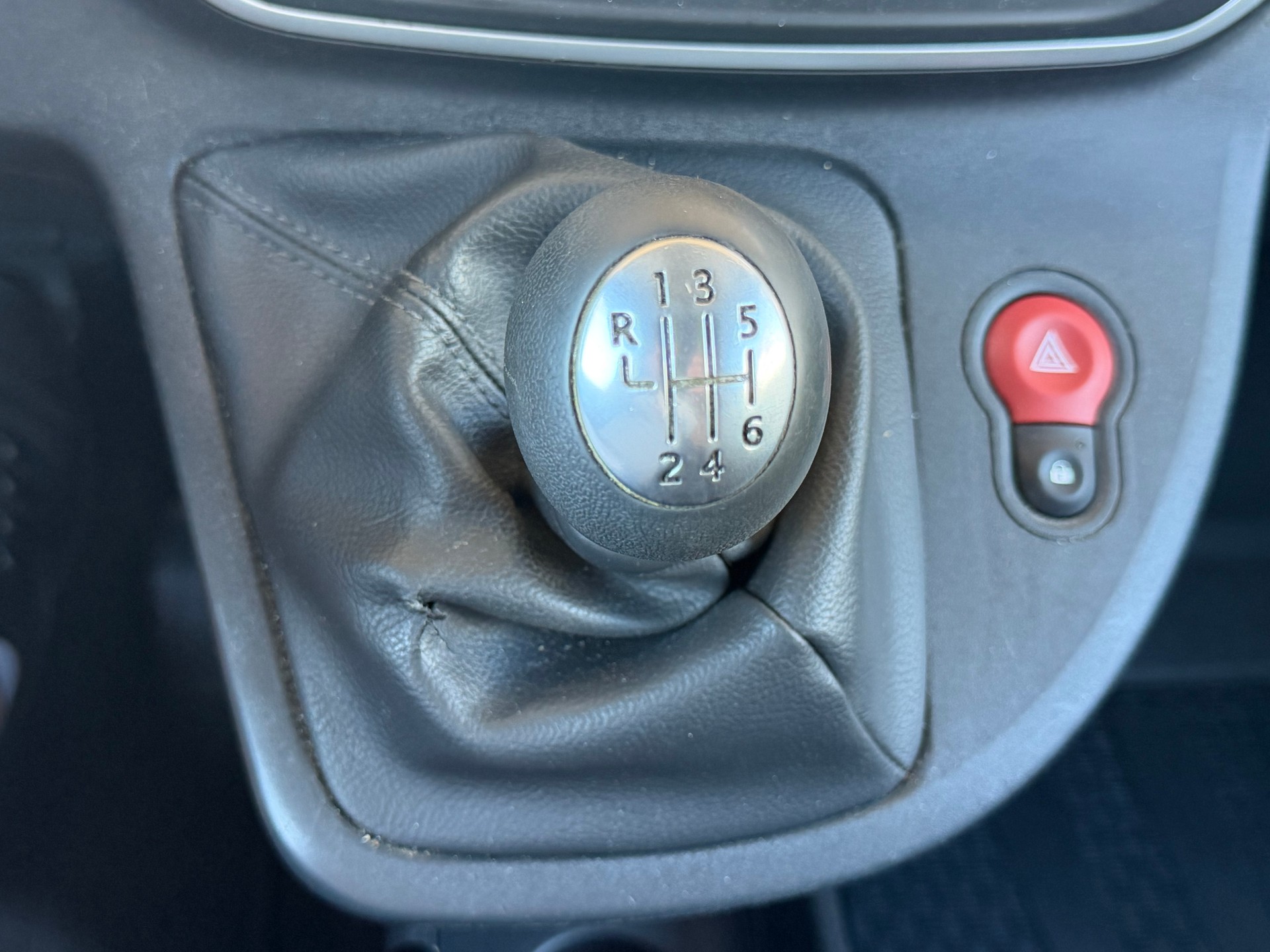 RENAULT Kangoo Medium dCi 95 ENERGY Business-image-11