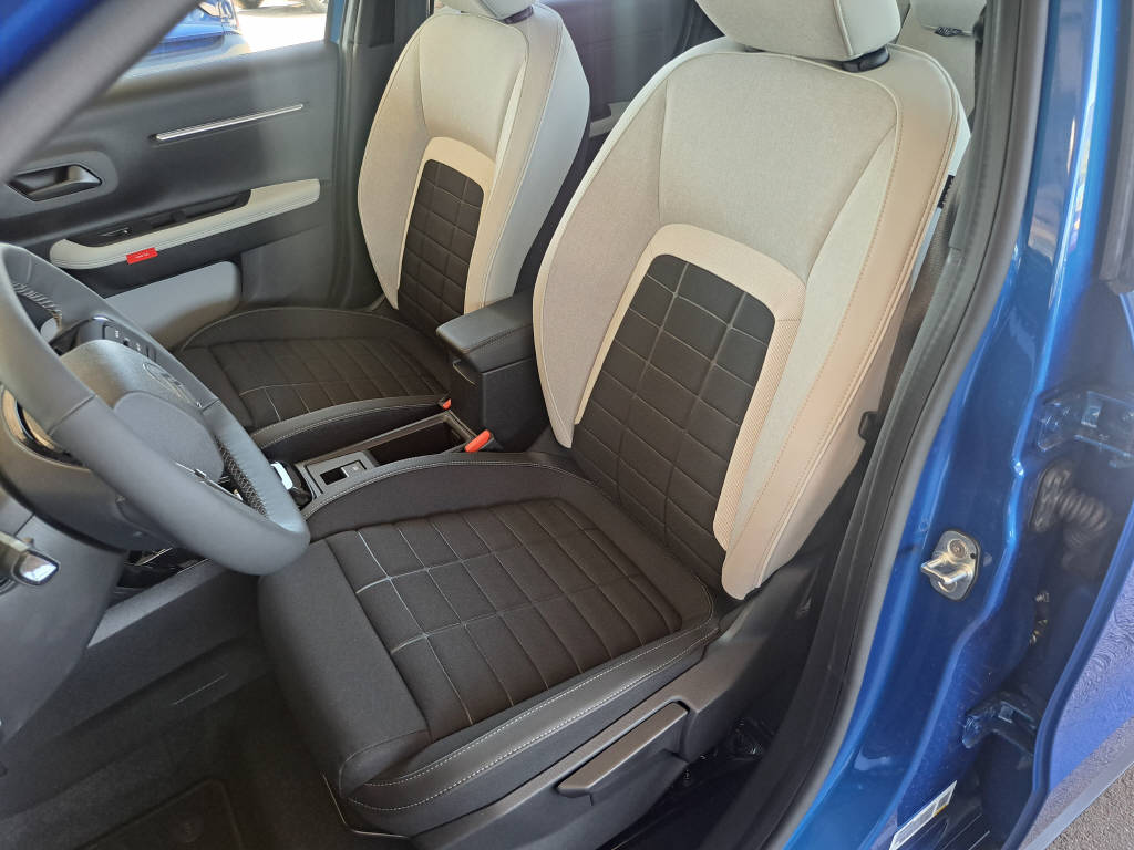 CITROEN C3 1.2 Hybrid 110xc Business-image-8