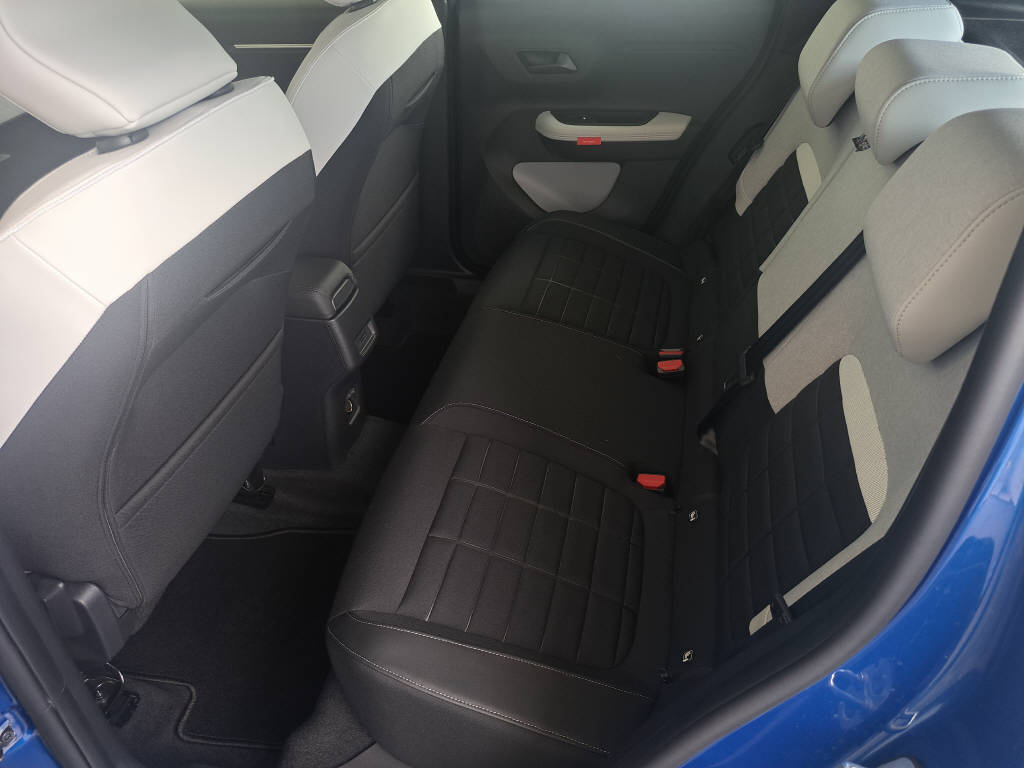 CITROEN C3 1.2 Hybrid 110xc Business-image-9