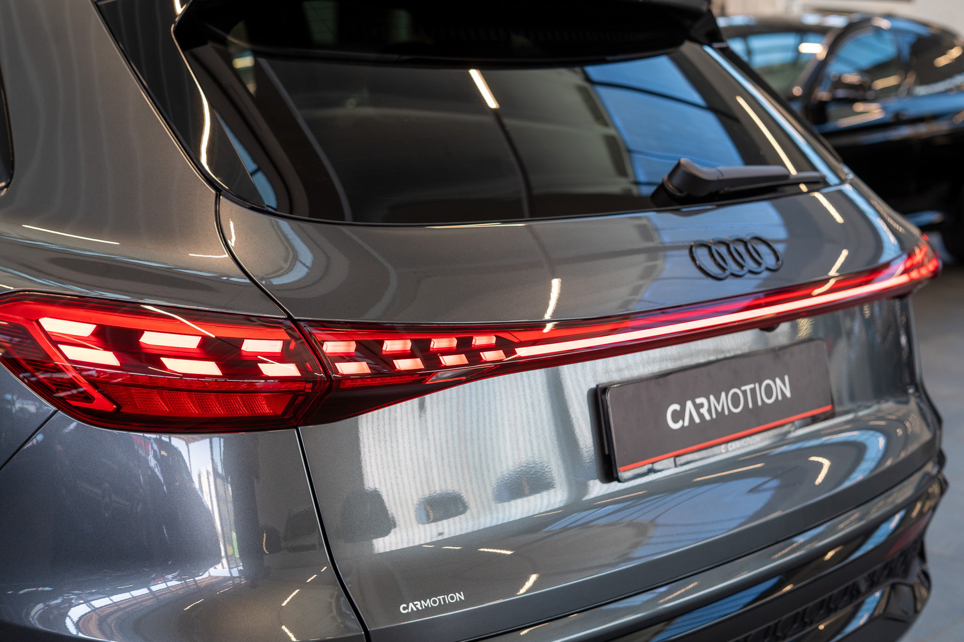 AUDI Q5 TFSI quattro S-Tronic / S-Line / Rückfahrkamera / el.Heckklappe-image-7