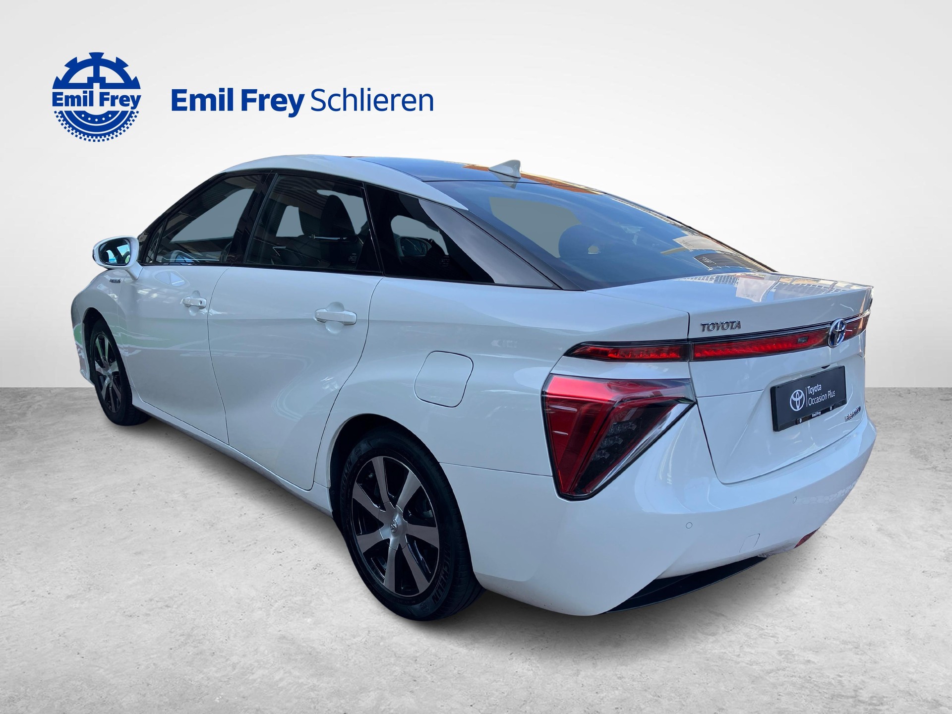 TOYOTA Mirai Fuel Cell Premium-showroom-element-2