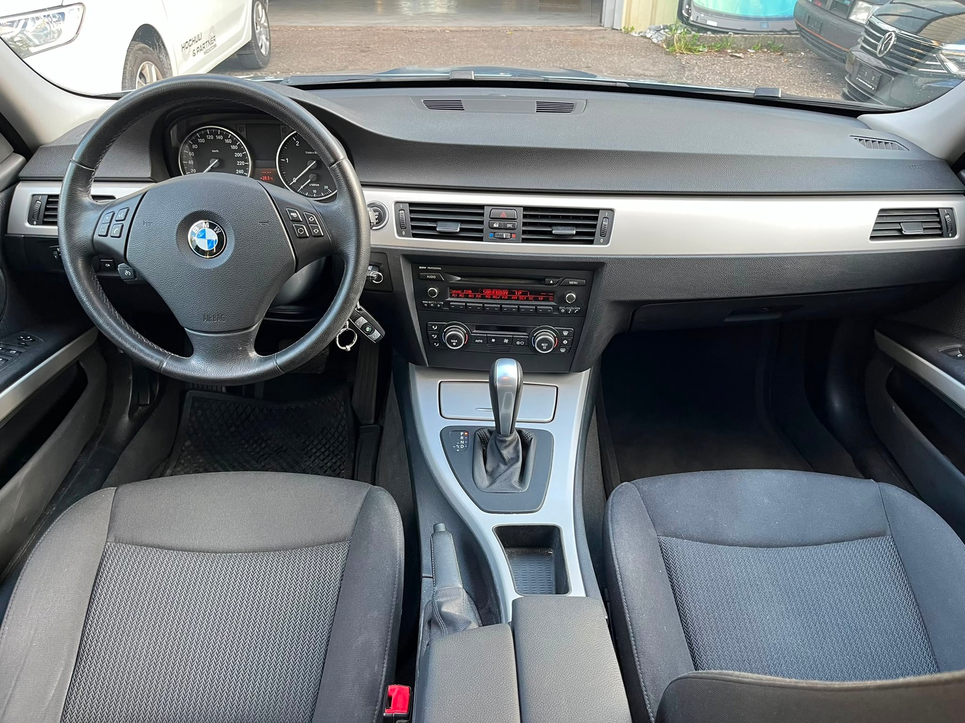 BMW 318d Steptronic-image-8