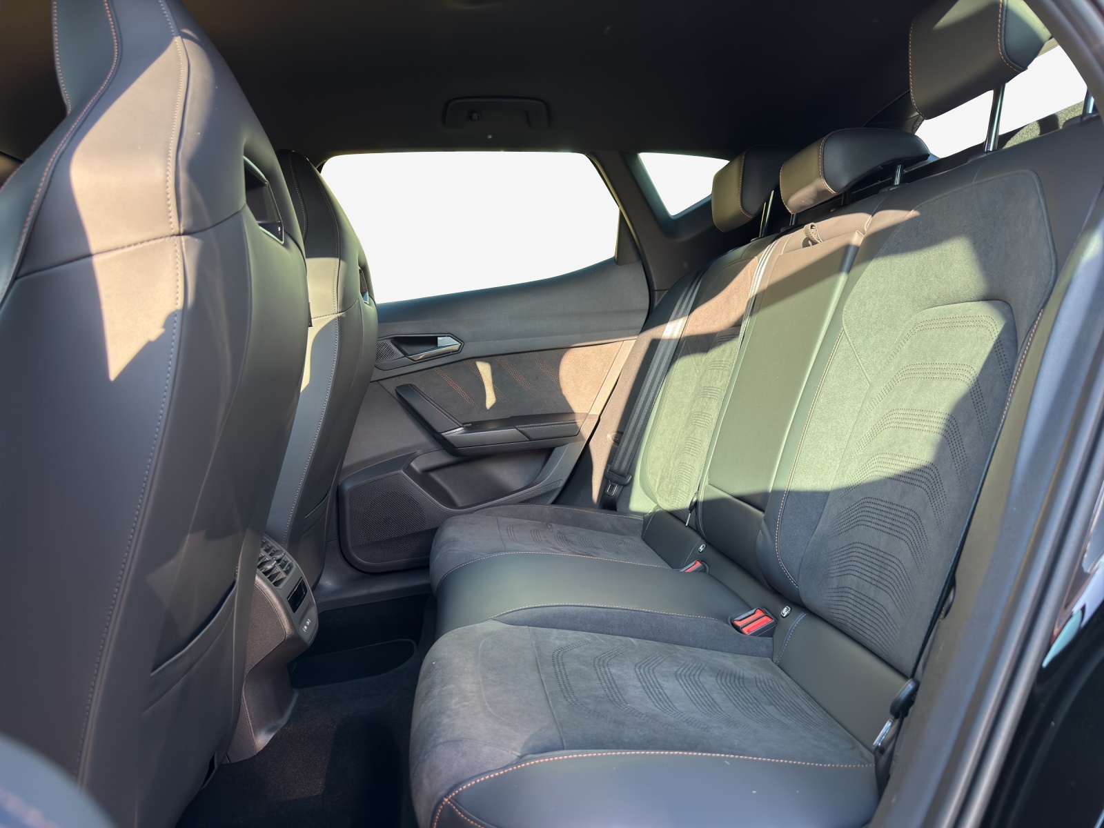 CUPRA Formentor 1.4 e-HYBRID pHEV Tribe Edition DSG-image-10