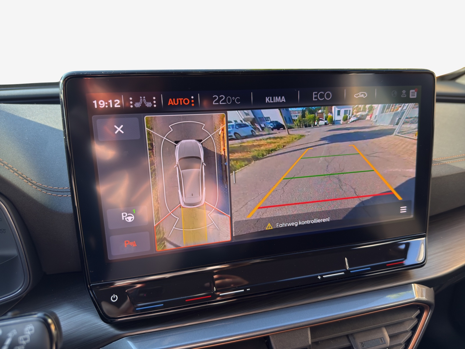 CUPRA Formentor 1.4 e-HYBRID pHEV Tribe Edition DSG-image-13