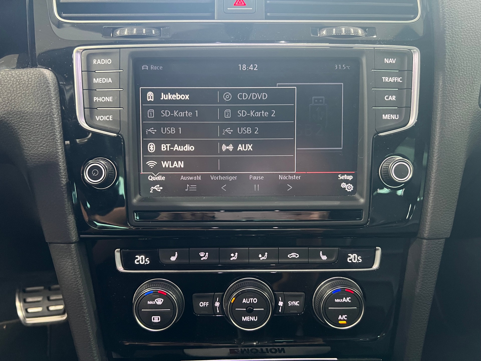 VW Golf 2.0 TSI R 4Motion DSG**CH Auslieferung,Tempomat ACC,Frisch ab MFK**-image-10