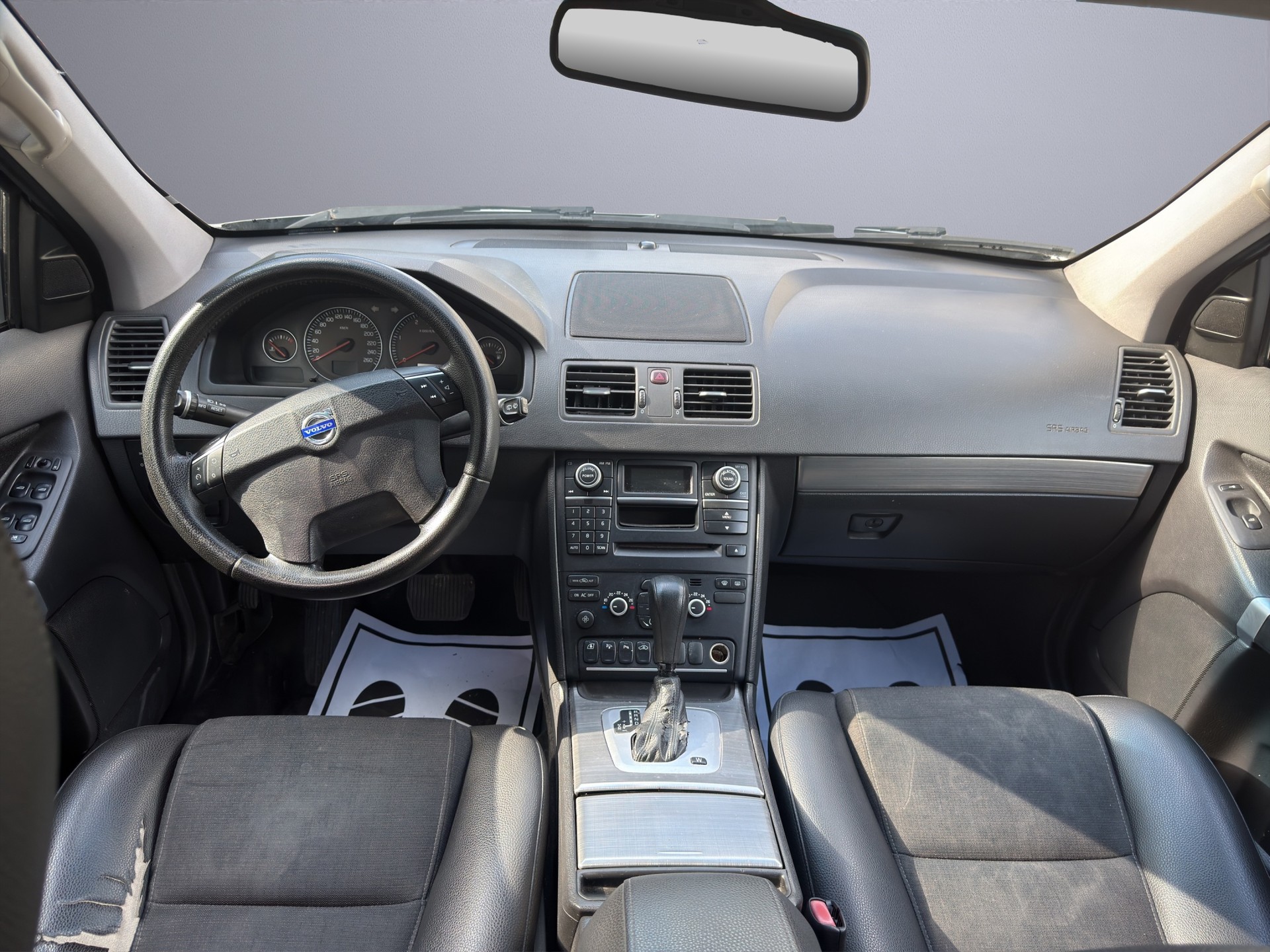 VOLVO XC90 D5 AWD Kinetic-image-13