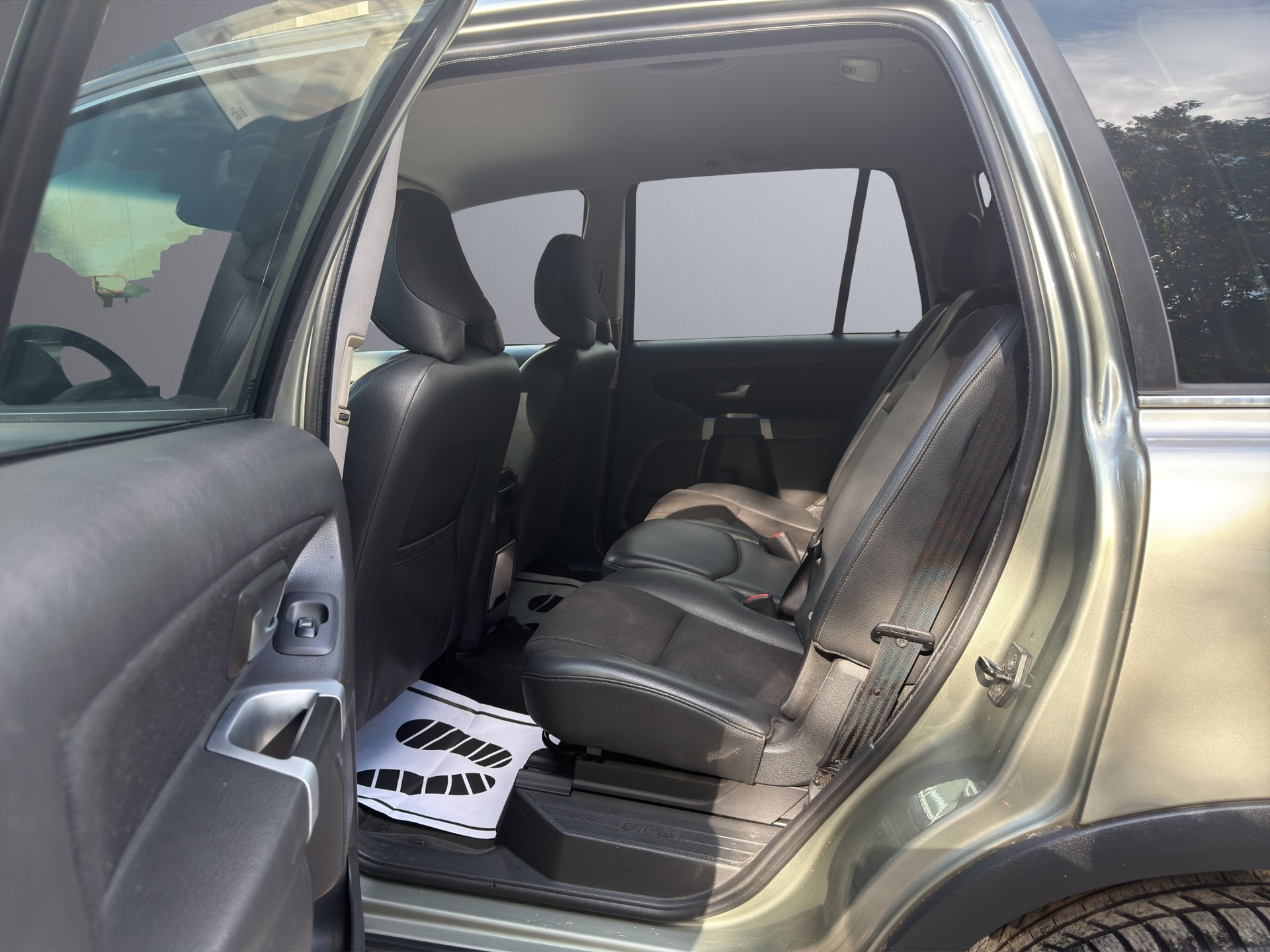 VOLVO XC90 D5 AWD Kinetic-image-11