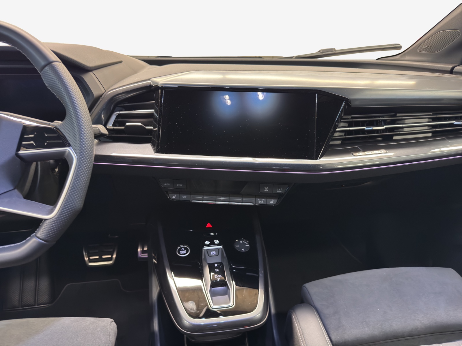 AUDI Q4 e-tron 45 Edition Swiss Ski quattro-image-10
