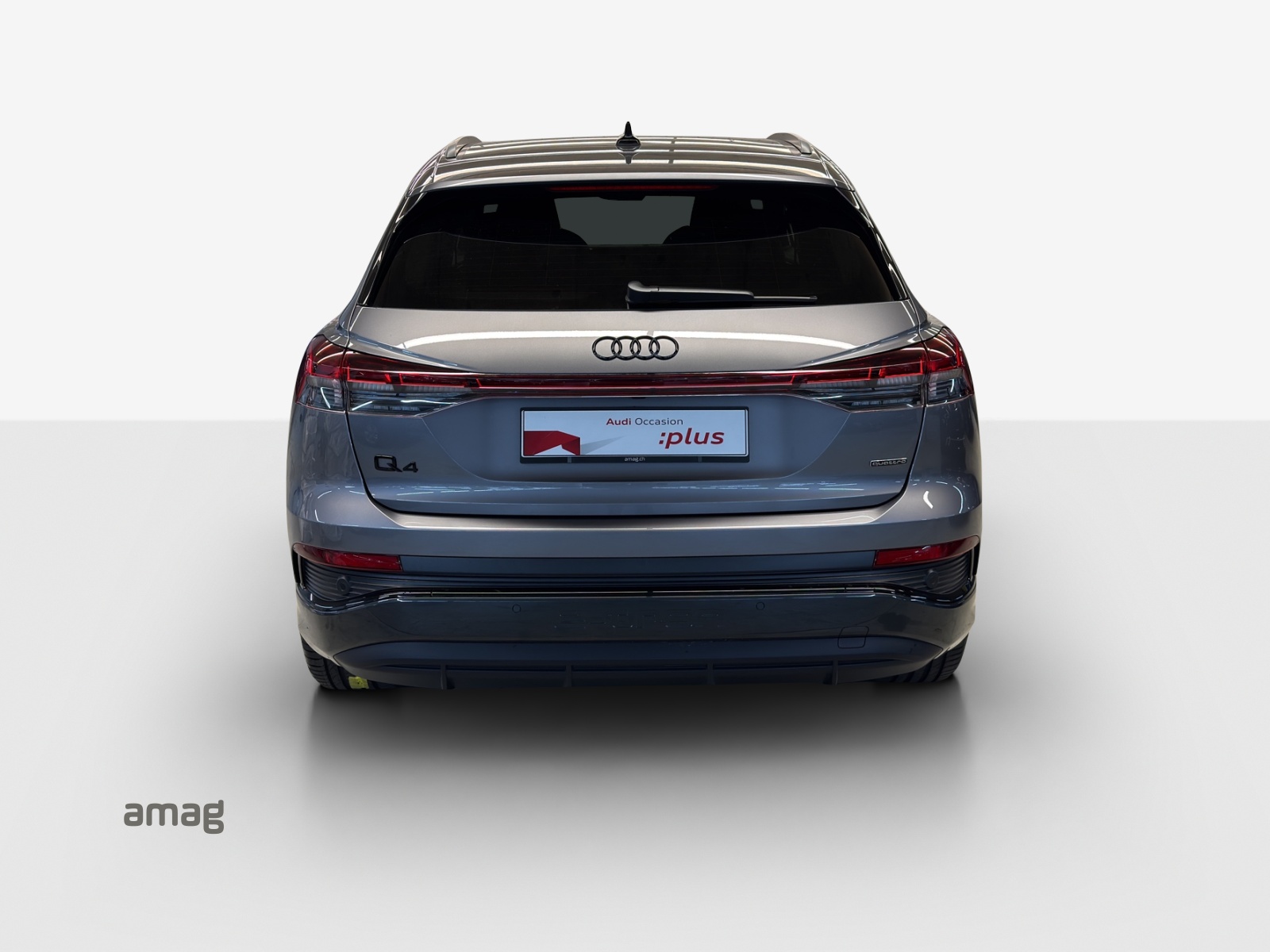 AUDI Q4 e-tron 45 Edition Swiss Ski quattro-showroom-element-3
