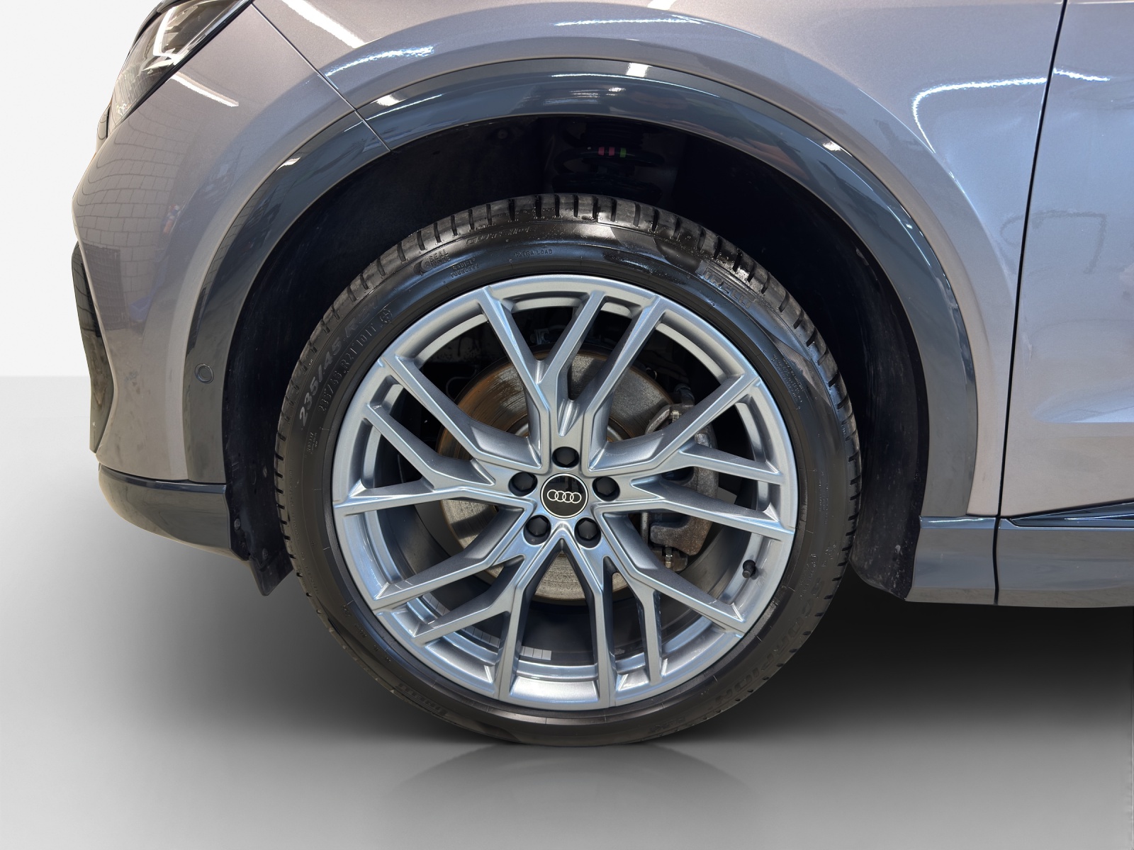 AUDI Q4 e-tron 45 Edition Swiss Ski quattro-image-13