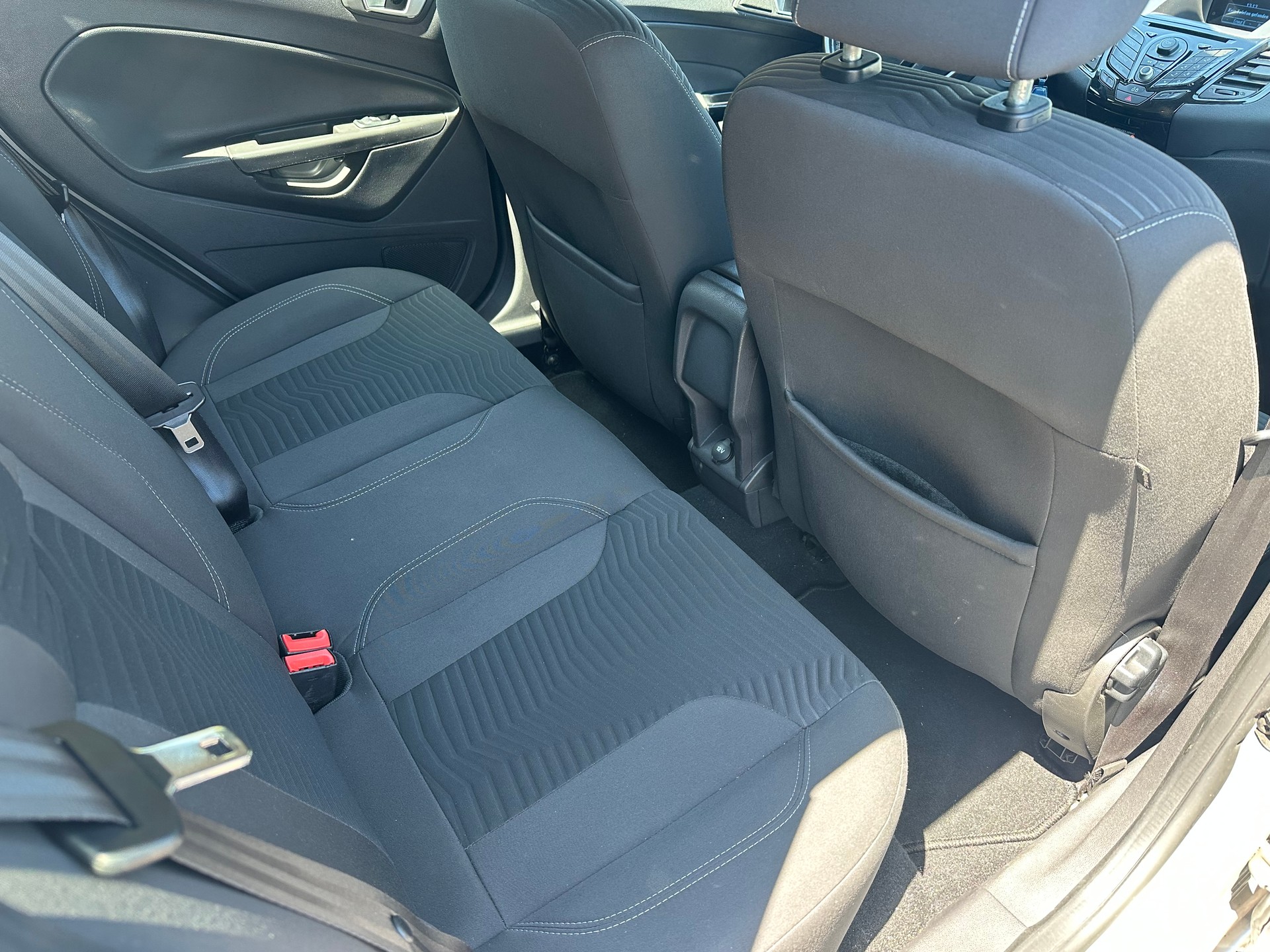 FORD Fiesta 1.6 Ti-VCT Titanium PowerShift-image-11