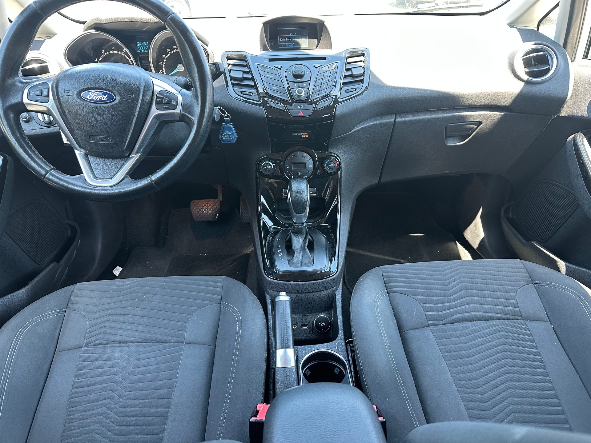 FORD Fiesta 1.6 Ti-VCT Titanium PowerShift-image-9