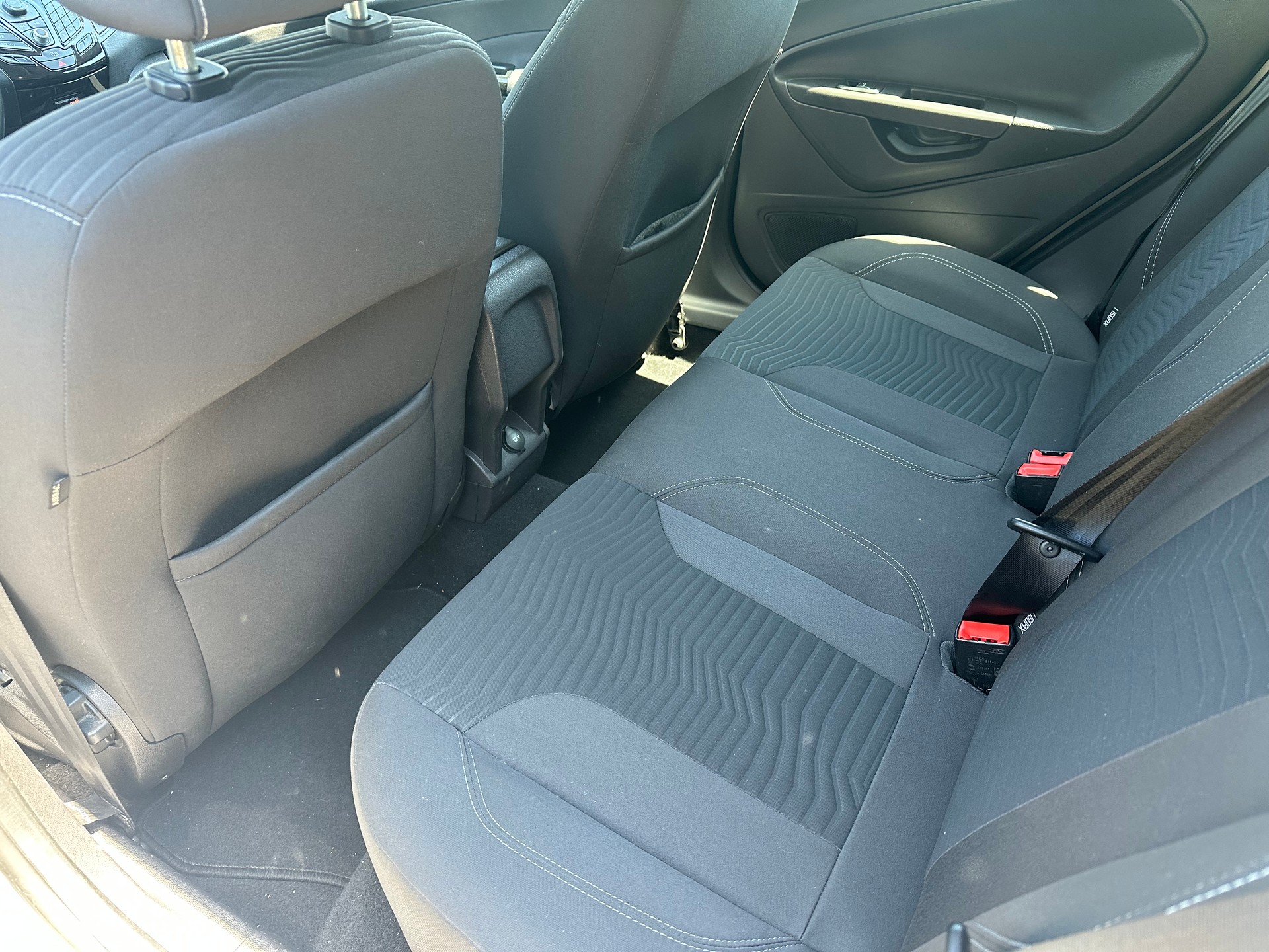 FORD Fiesta 1.6 Ti-VCT Titanium PowerShift-image-12