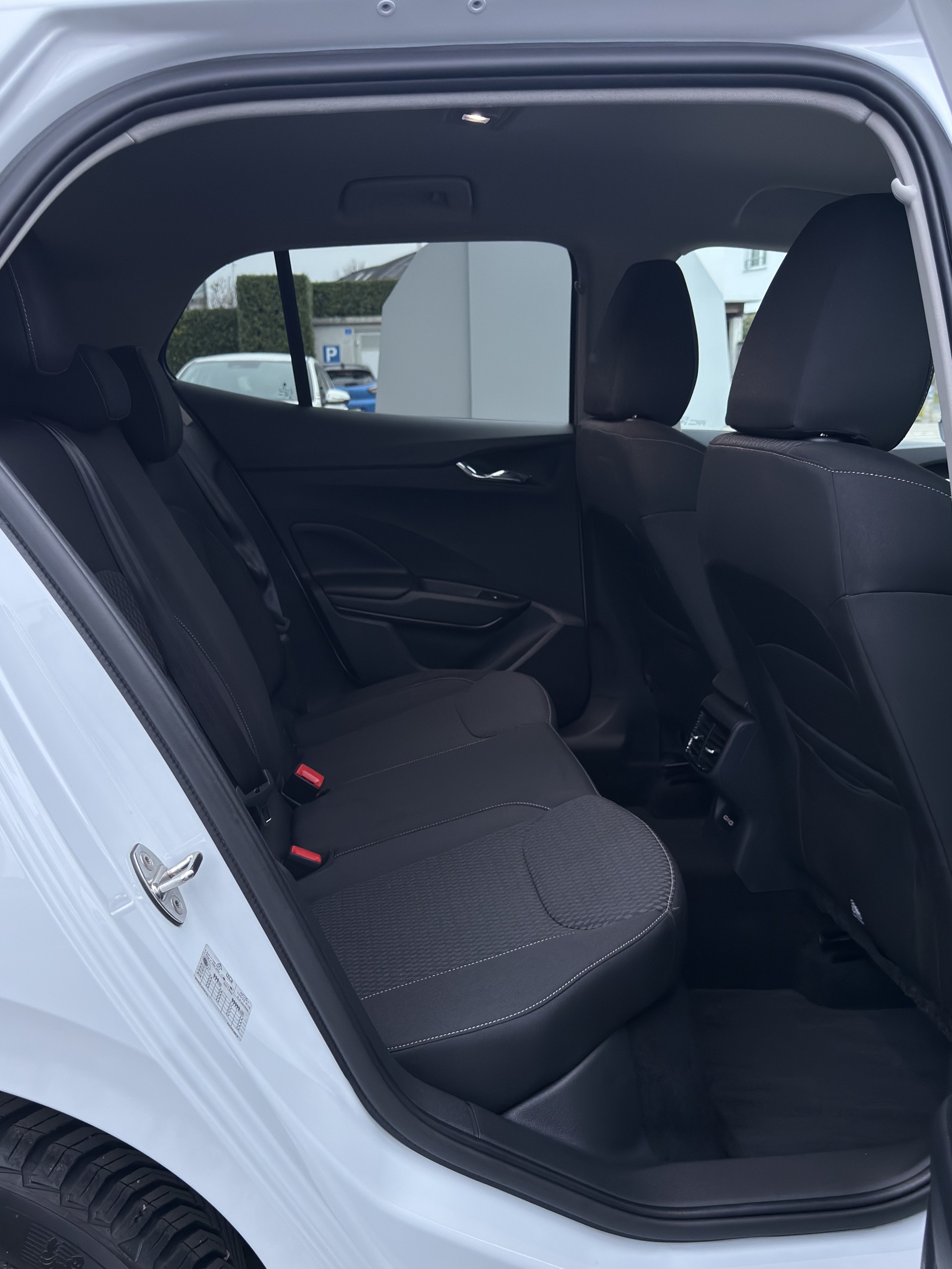 SKODA Fabia 1.0 TSI Selection DSG-image-12
