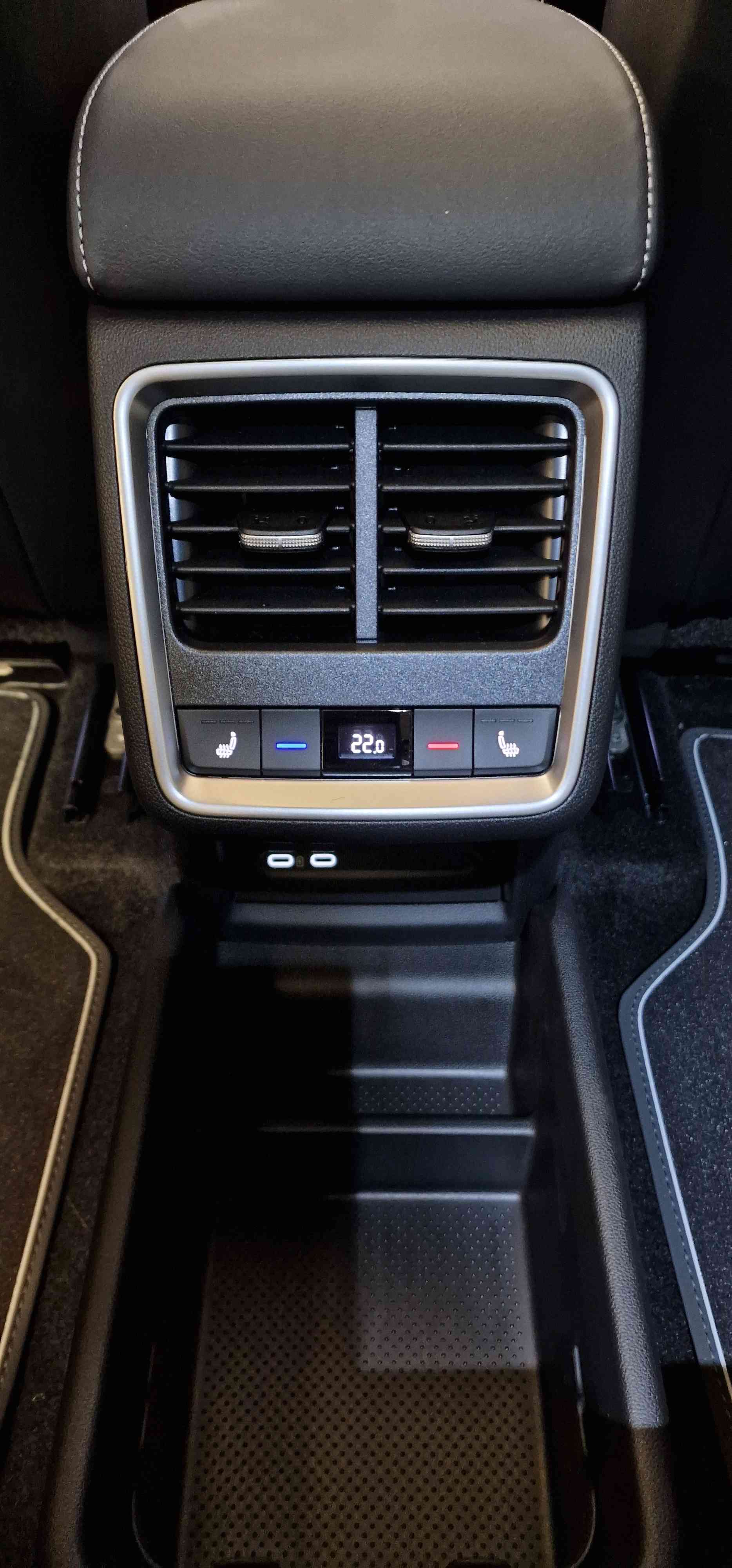 SKODA Enyaq 4x4 RS-image-14