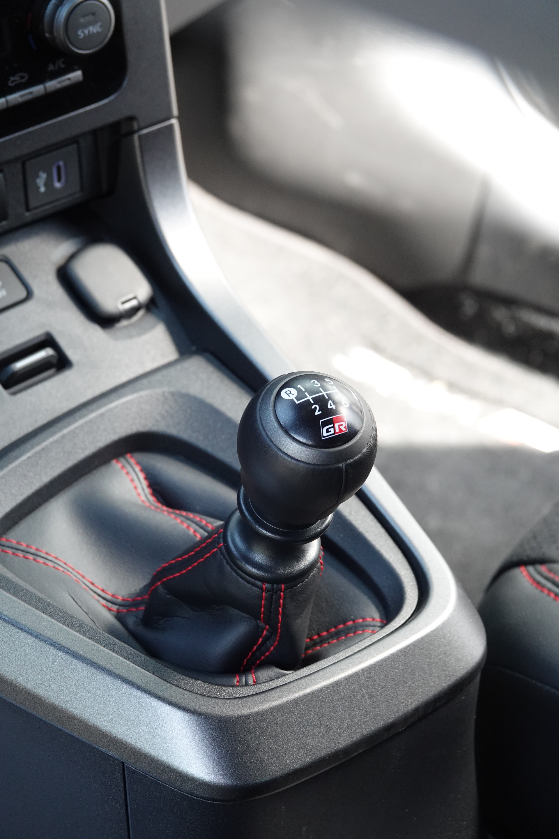 TOYOTA 1.6 Turbo Sport 4x4-image-7
