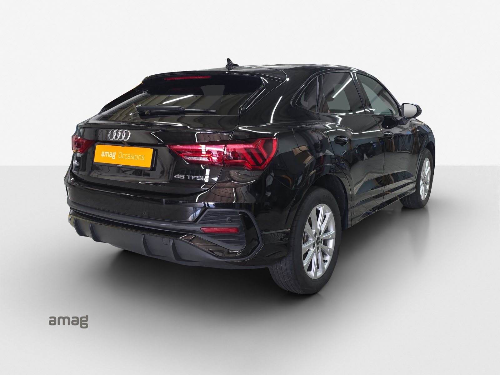 AUDI Q3 Sportback 45 TFSI e S line S-tronic-image-4