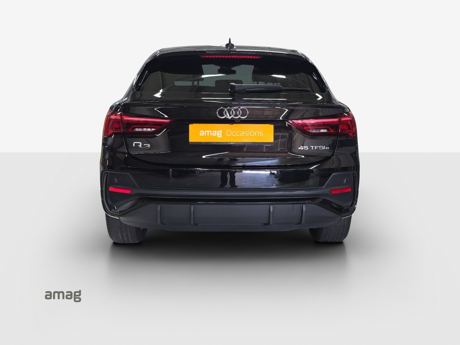AUDI Q3 Sportback 45 TFSI e S line S-tronic-showroom-element-3