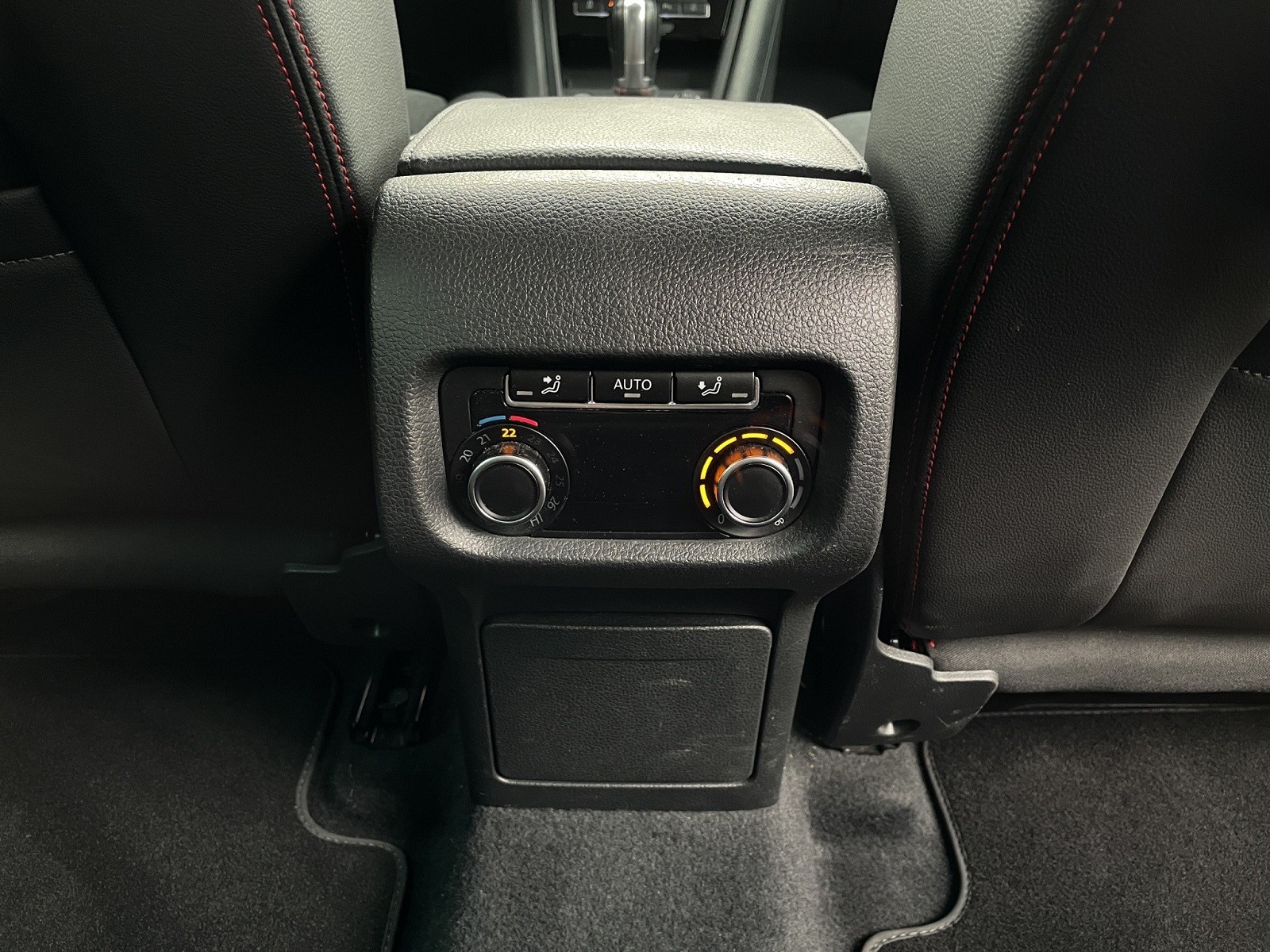 SEAT Alhambra 2.0 TDI DSG SWISS FR-image-23