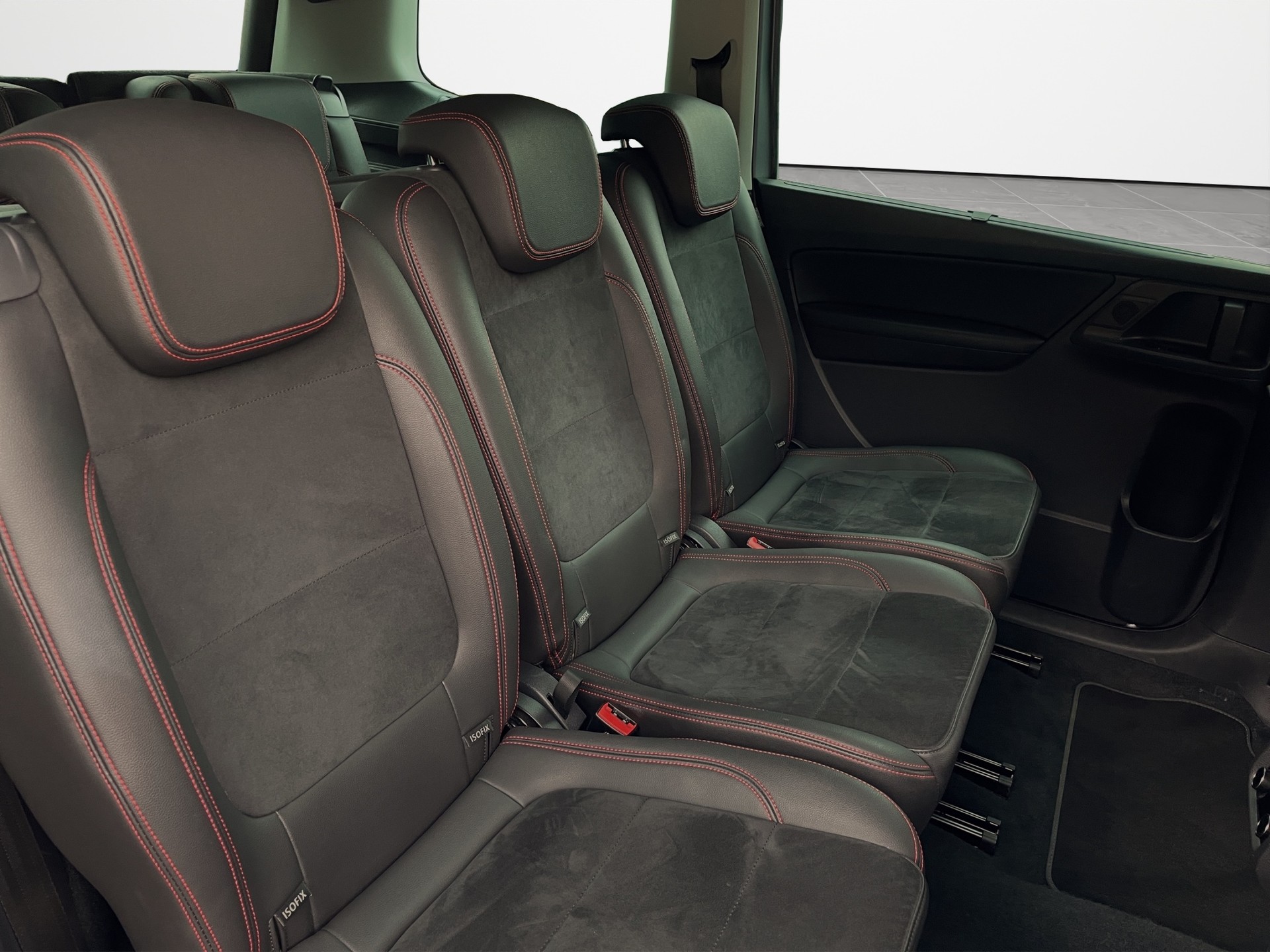 SEAT Alhambra 2.0 TDI DSG SWISS FR-image-17