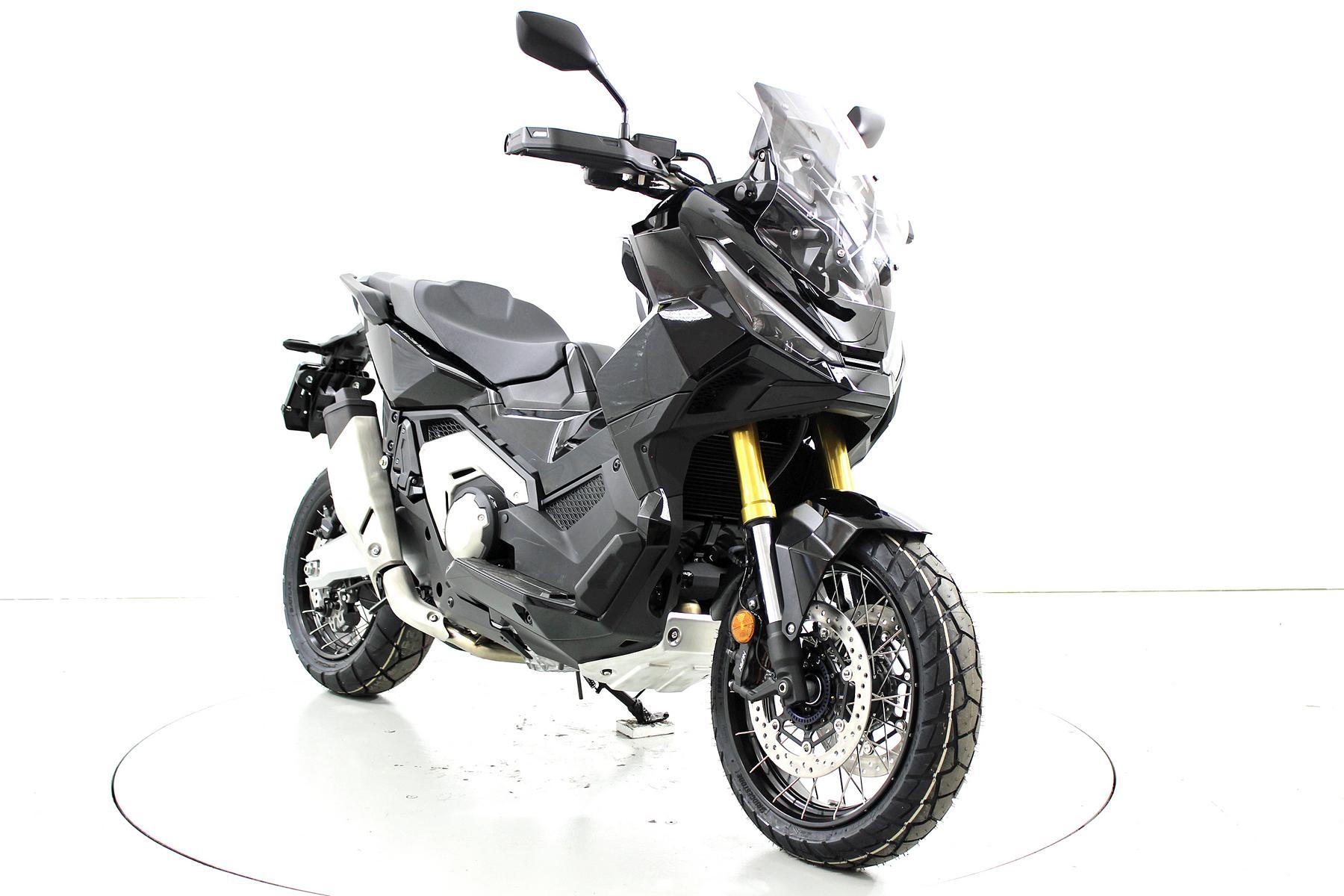 HONDA X-ADV 750 ABS-showroom-element-1
