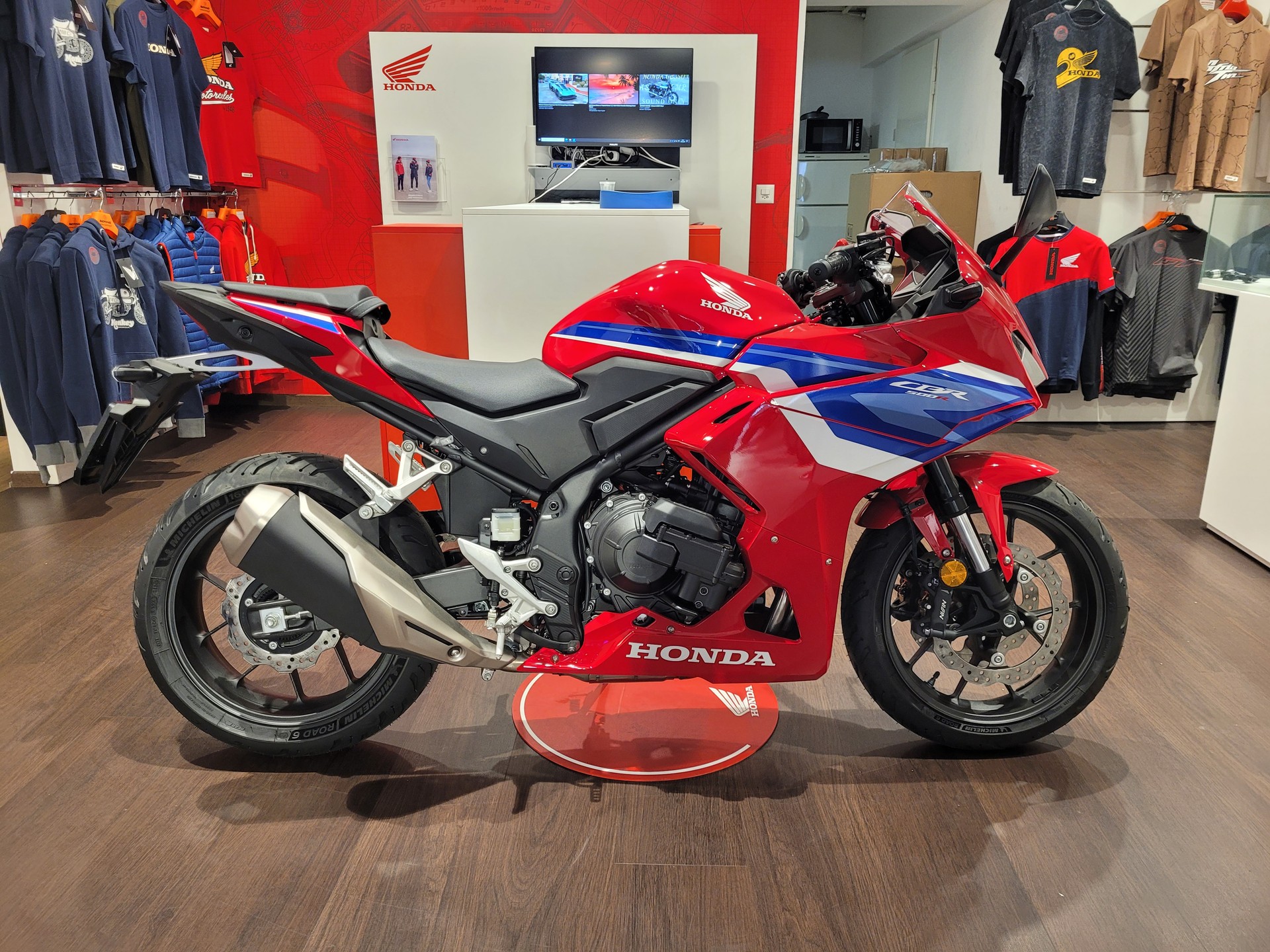 HONDA CBR 500 R (35kW) E-Clutch-showroom-element-1