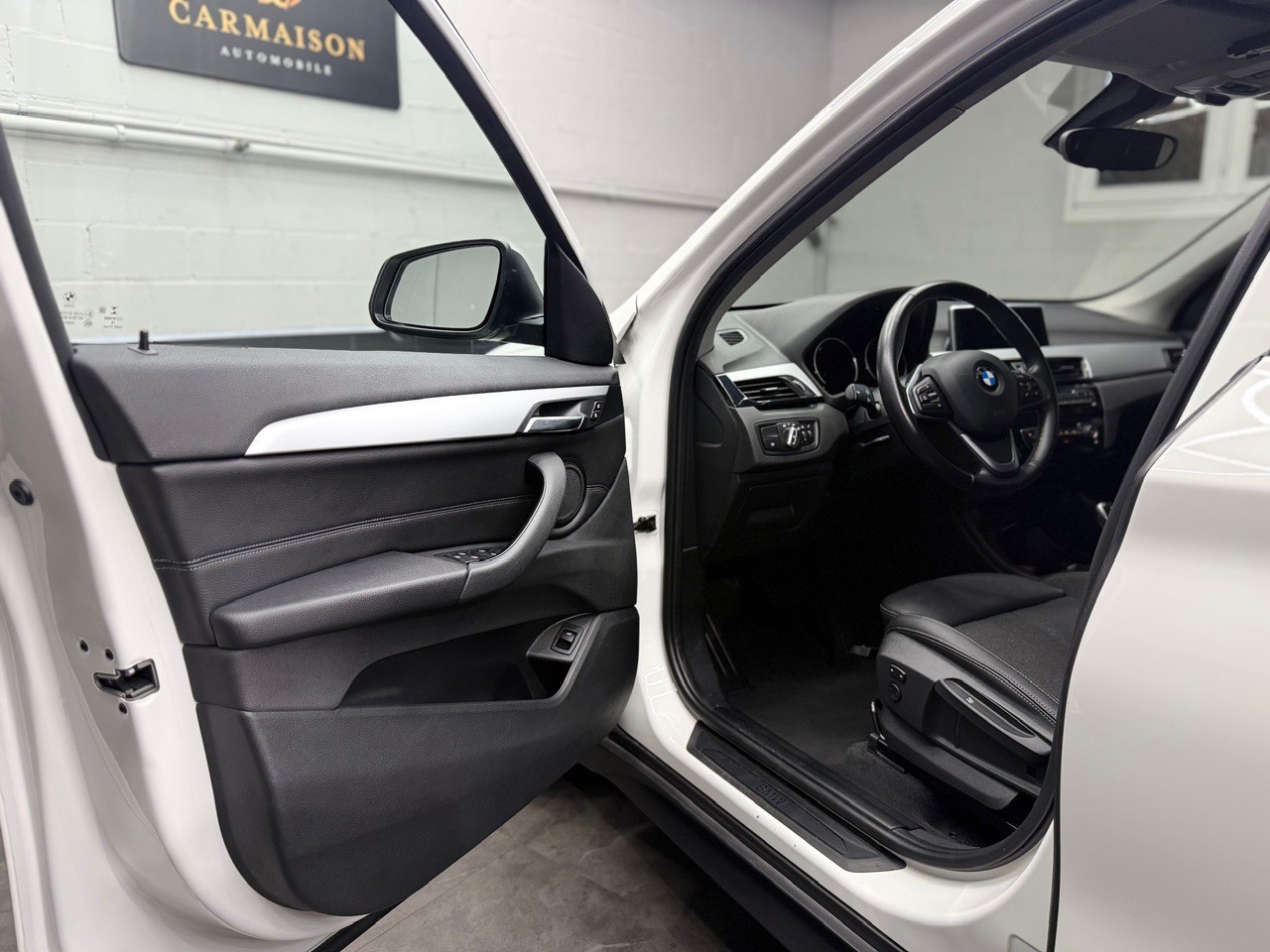 BMW X1 xDrive 18d | Rückfahrkamera | PDC | Leder-image-11