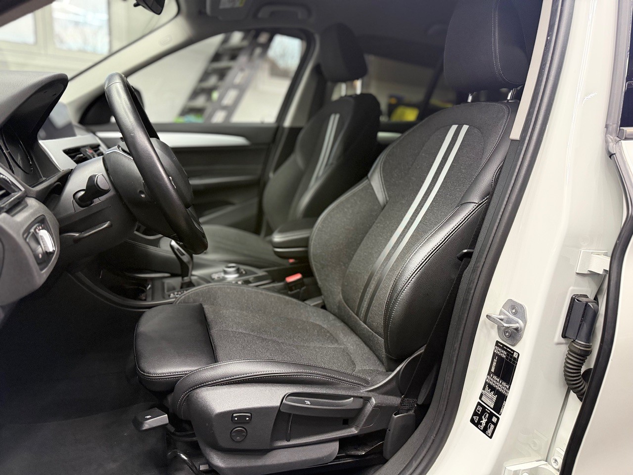 BMW X1 xDrive 18d | Rückfahrkamera | PDC | Leder-image-14