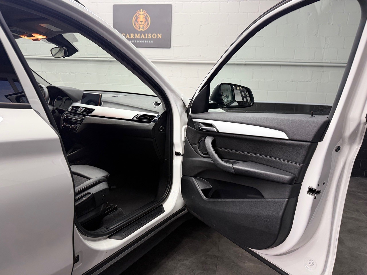 BMW X1 xDrive 18d | Rückfahrkamera | PDC | Leder-image-17