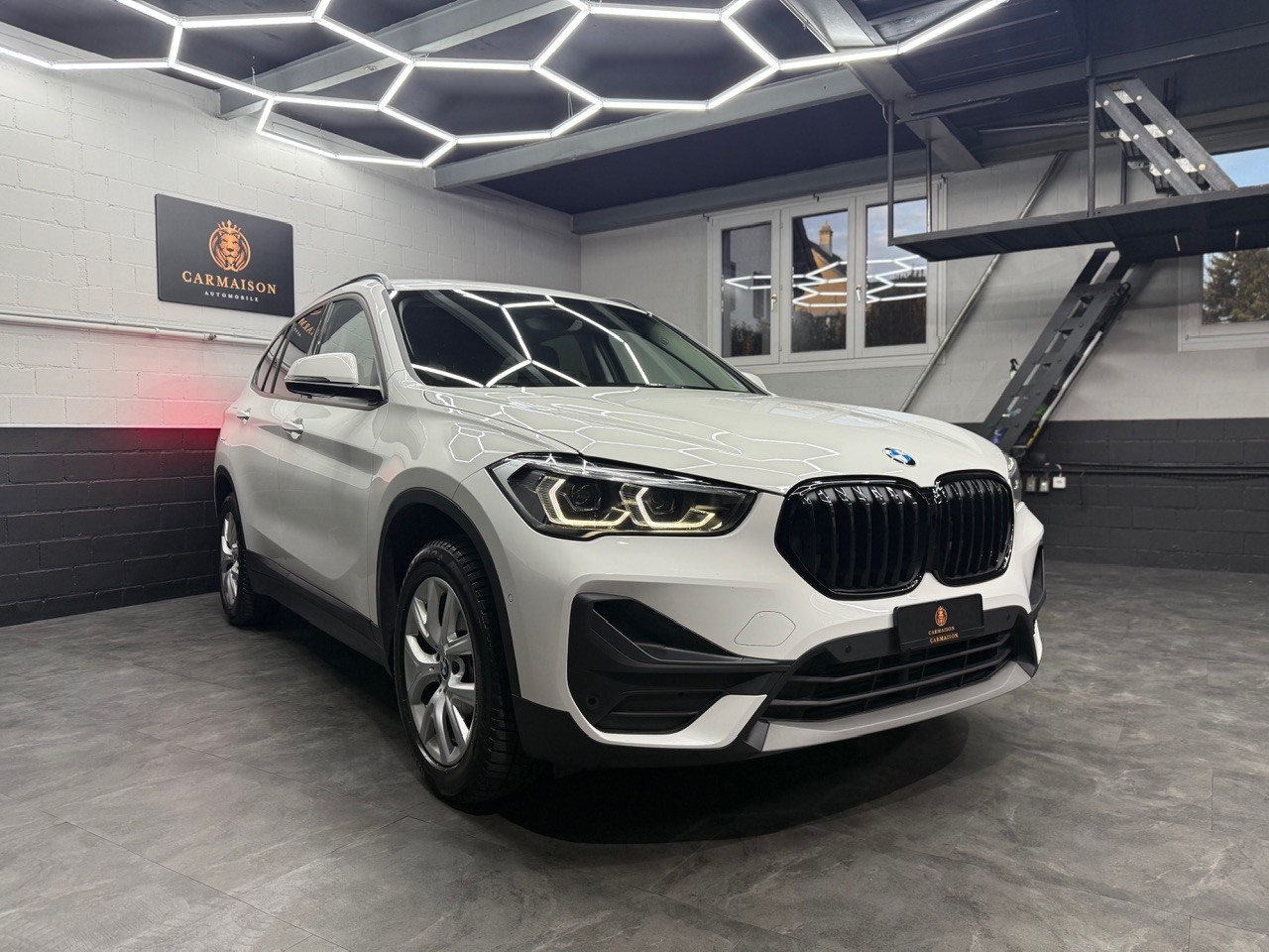 BMW X1 xDrive 18d | Rückfahrkamera | PDC | Leder-image-0