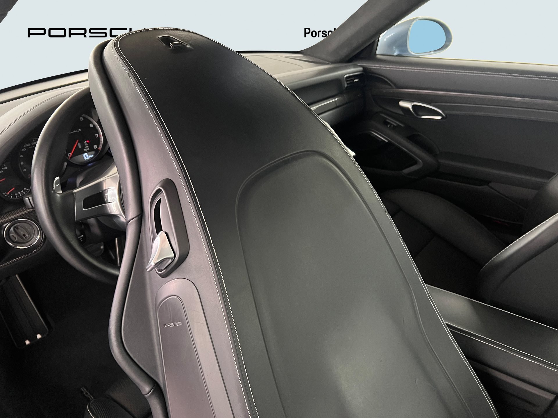 PORSCHE 911 Turbo S-image-21