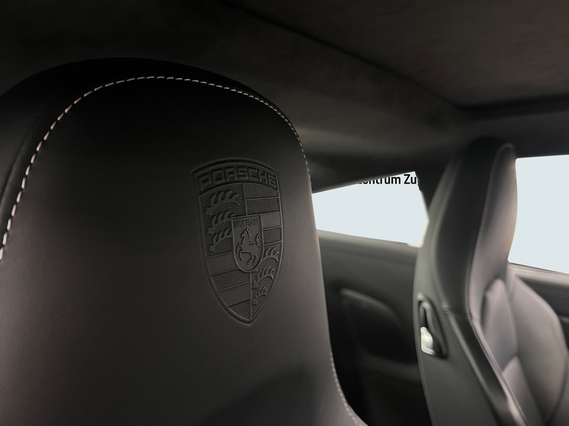 PORSCHE 911 Turbo S-image-19