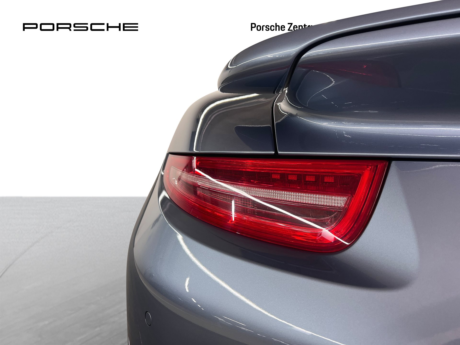 PORSCHE 911 Turbo S-image-14