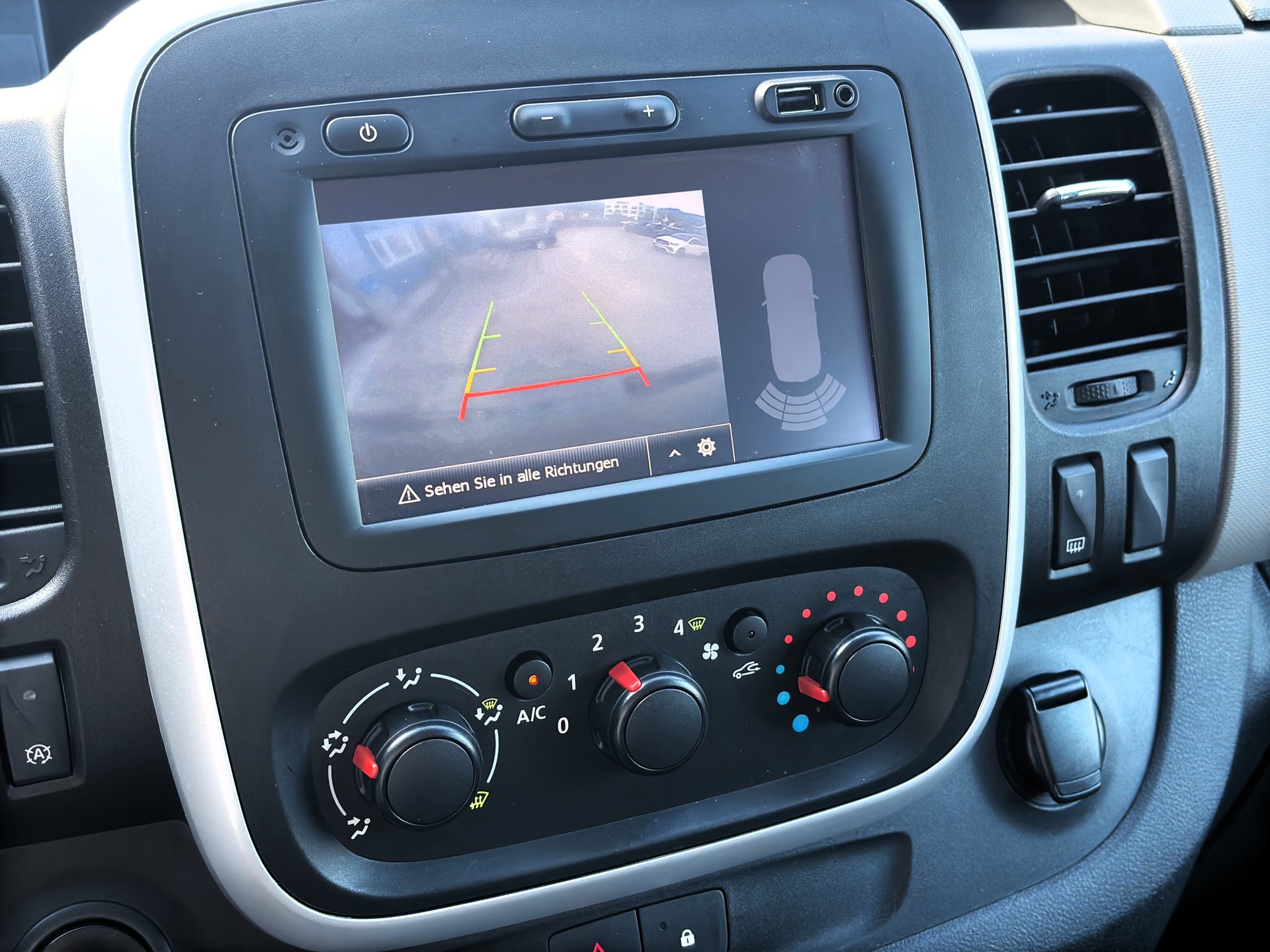 NISSAN NV300 dCi 145 2.9 L2H1 Comfort❗9 Sitzplätze❗✅CH-Fahrzeug & TOP-AUSSTATTUNG✅-image-12