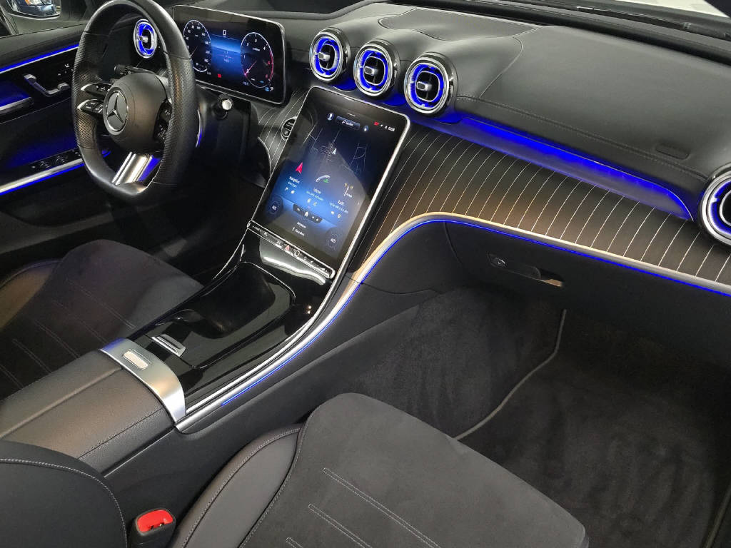 MERCEDES-BENZ C 220 d AMG Line 4Matic Swiss Star T-Modell-image-10
