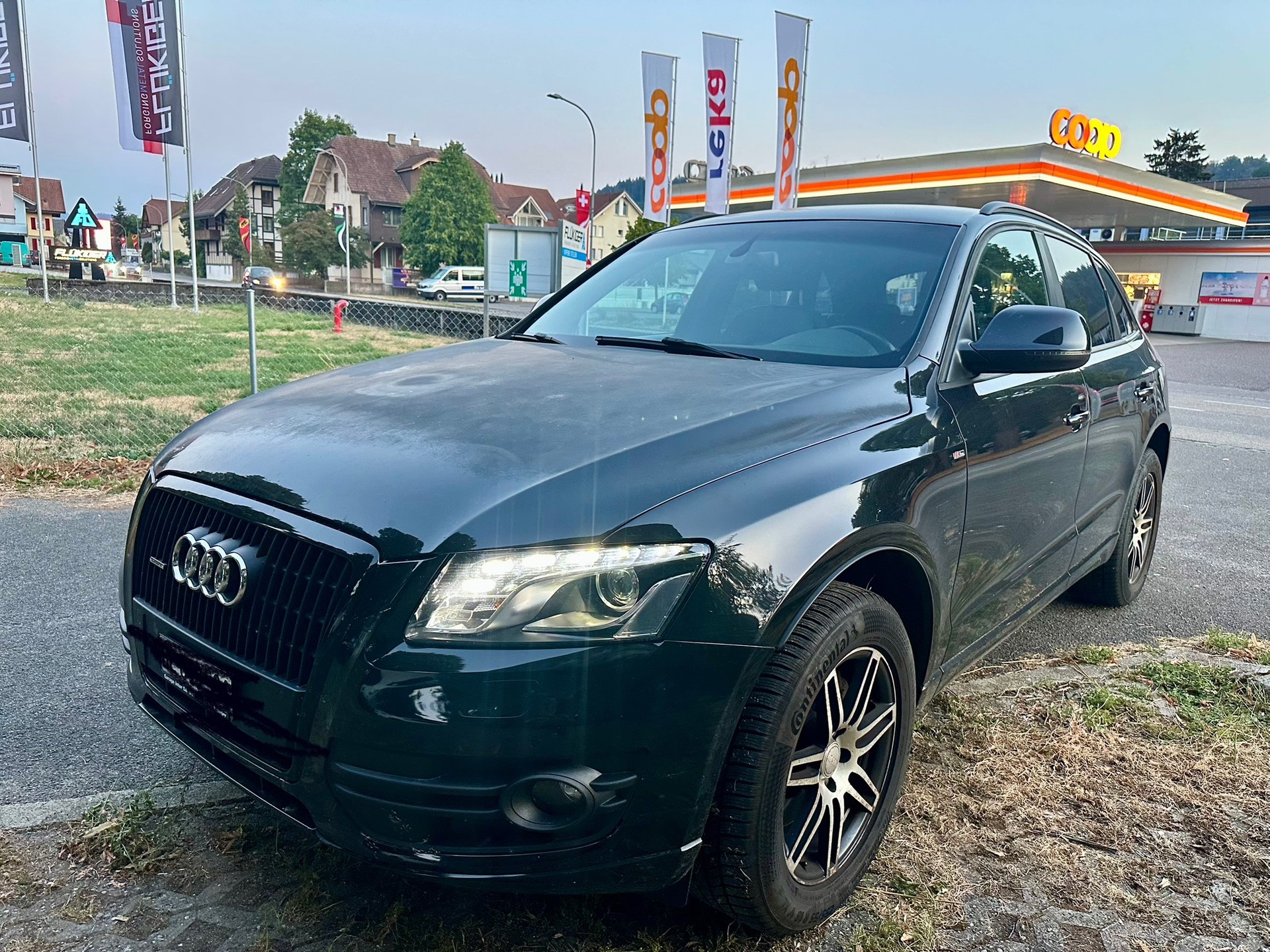 AUDI Q5 3.0 TDI quattro S-tronic-image-2
