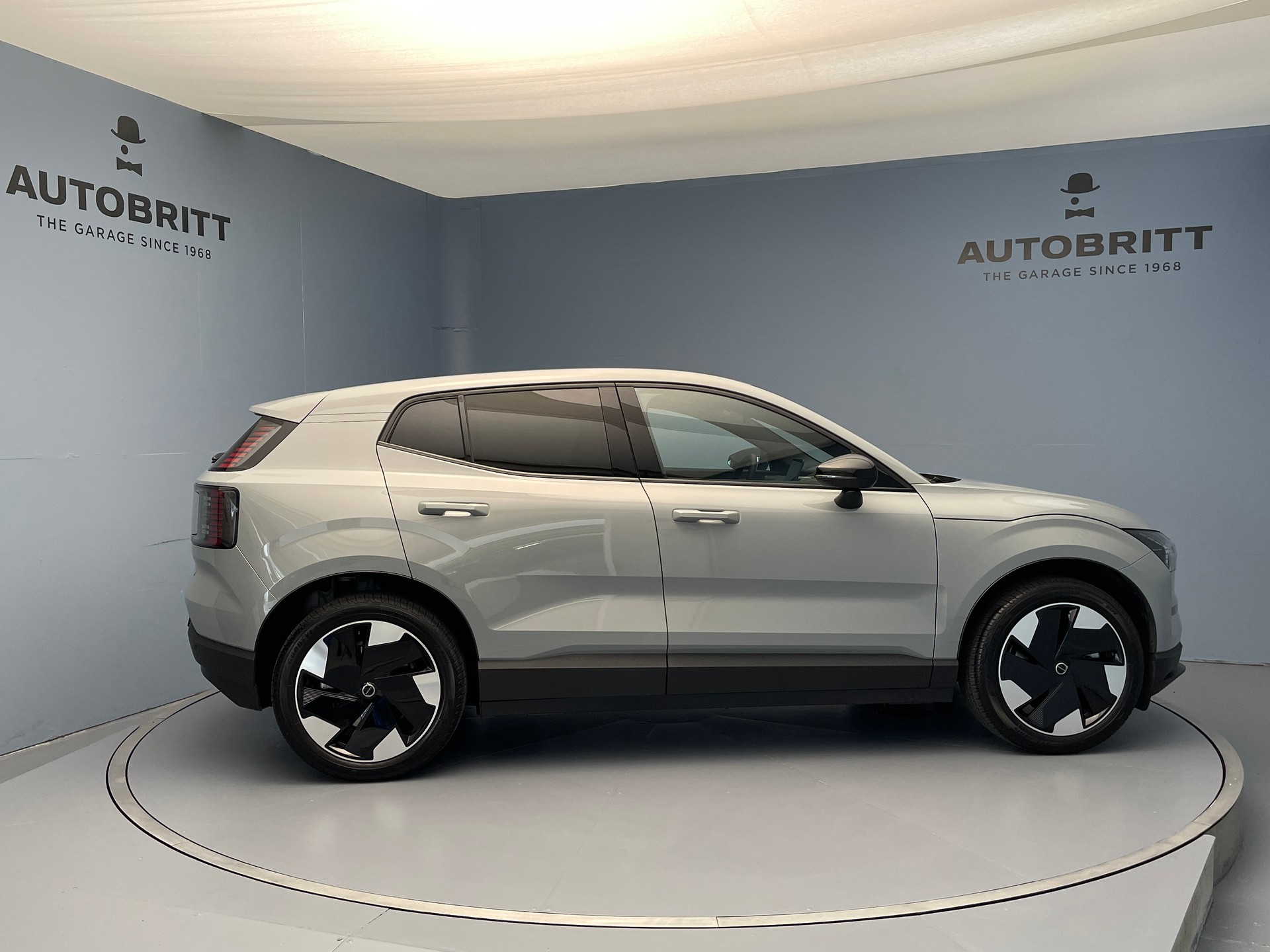 VOLVO EX30 E60 Core Core-showroom-element-2