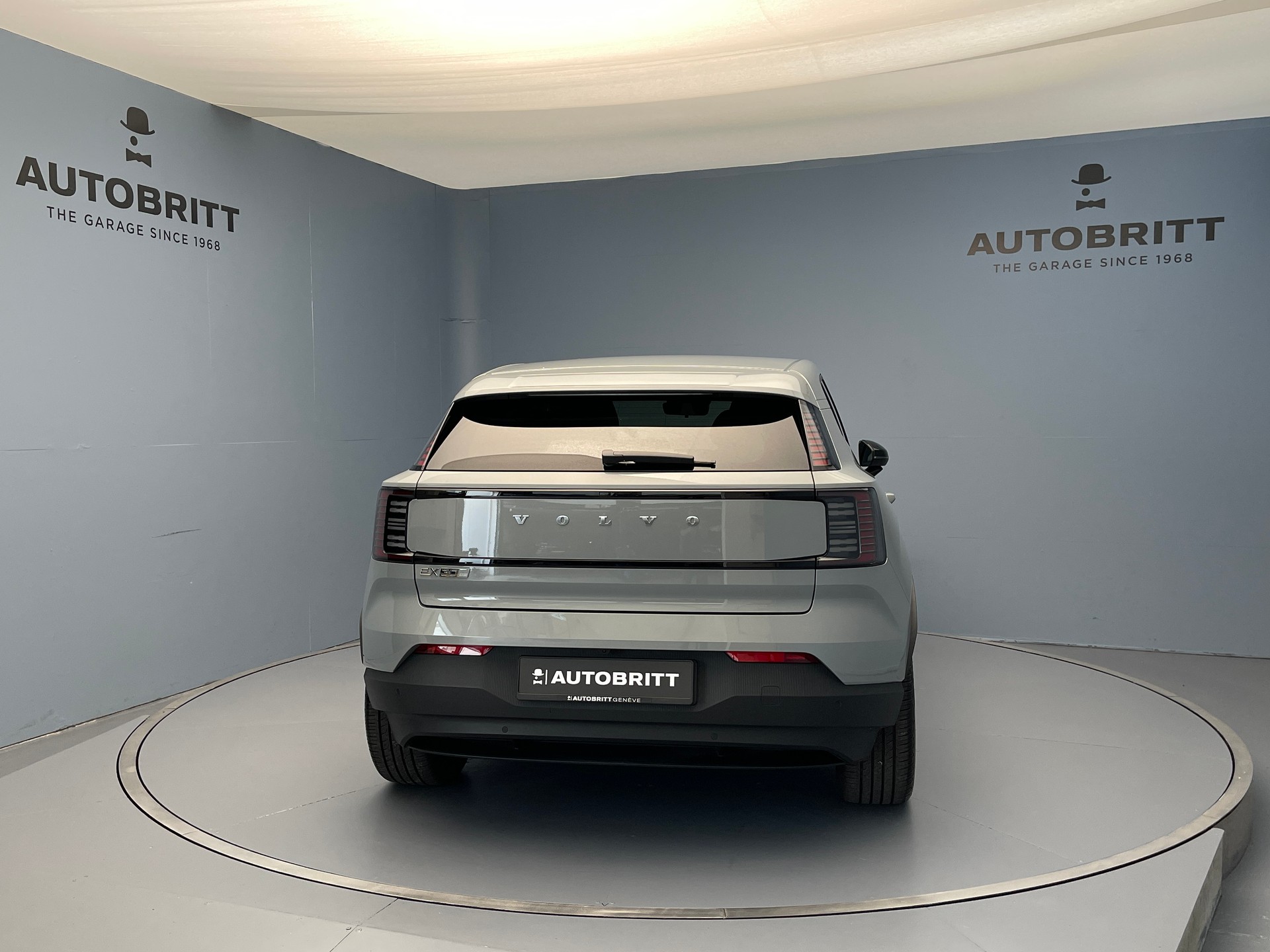 VOLVO EX30 E60 Core Core-showroom-element-1