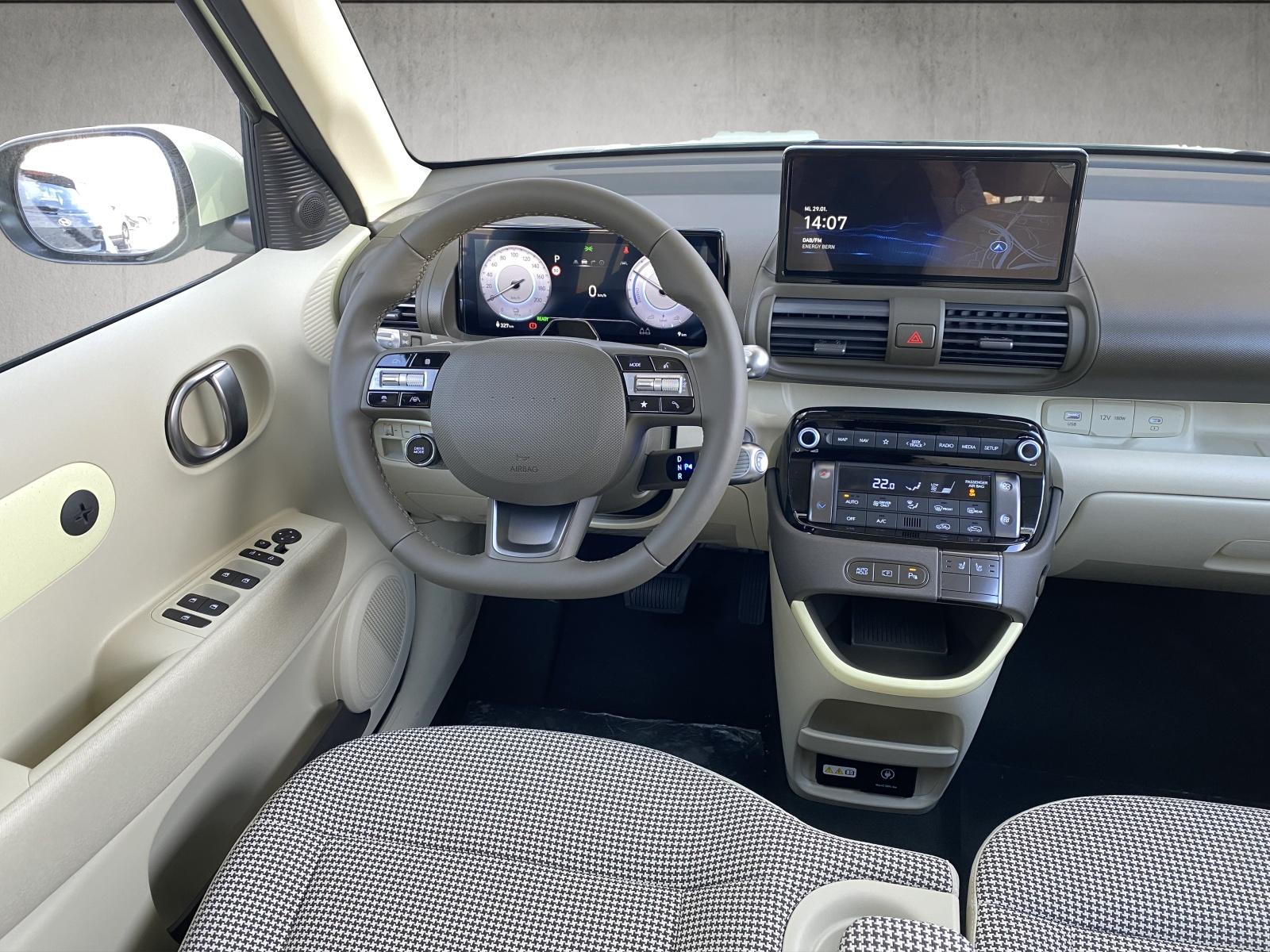 HYUNDAI Inster 49 kWh Electric Amplia-image-6